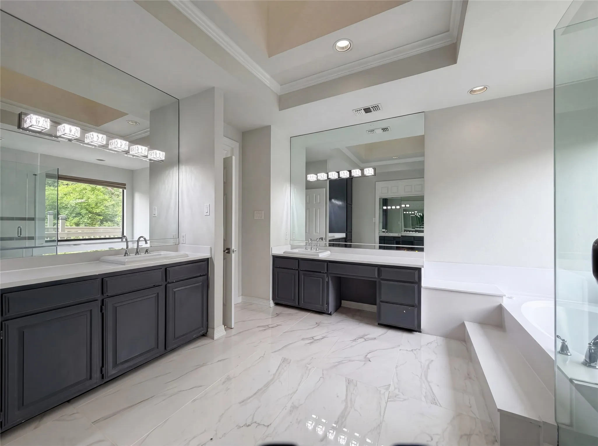 Single Family Residence For Sale in Tarrant County , 2405 Castle Rock Road, Arlington, Texas 76006, 4 Bedroom, 4 Bathroom, 2 Garage spaces, 3,888 Sqft, built in 1987, mls#21265785, Real Estate Agent in Arlington, Homes For Sale in Tarrant county, Homes For Sale in Arlington, Realtor in Arlington Texas, Real Estate Brokerage Independent Realty Texas, Luminita Cordes Realtor