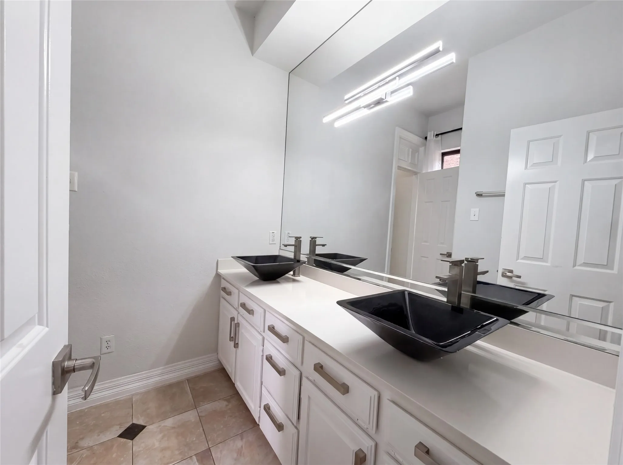 Single Family Residence For Sale in Tarrant County , 2405 Castle Rock Road, Arlington, Texas 76006, 4 Bedroom, 4 Bathroom, 2 Garage spaces, 3,888 Sqft, built in 1987, mls#21265785, Real Estate Agent in Arlington, Homes For Sale in Tarrant county, Homes For Sale in Arlington, Realtor in Arlington Texas, Real Estate Brokerage Independent Realty Texas, Luminita Cordes Realtor