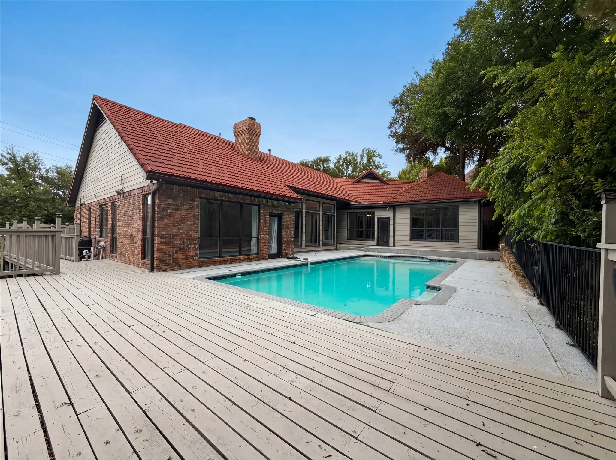 Single Family Residence For Sale in Tarrant County , 2405 Castle Rock Road, Arlington, Texas 76006, 4 Bedroom, 4 Bathroom, 2 Garage spaces, 3,888 Sqft, built in 1987, mls#21265785, Real Estate Agent in Arlington, Homes For Sale in Tarrant county, Homes For Sale in Arlington, Realtor in Arlington Texas, Real Estate Brokerage Independent Realty Texas, Luminita Cordes Realtor