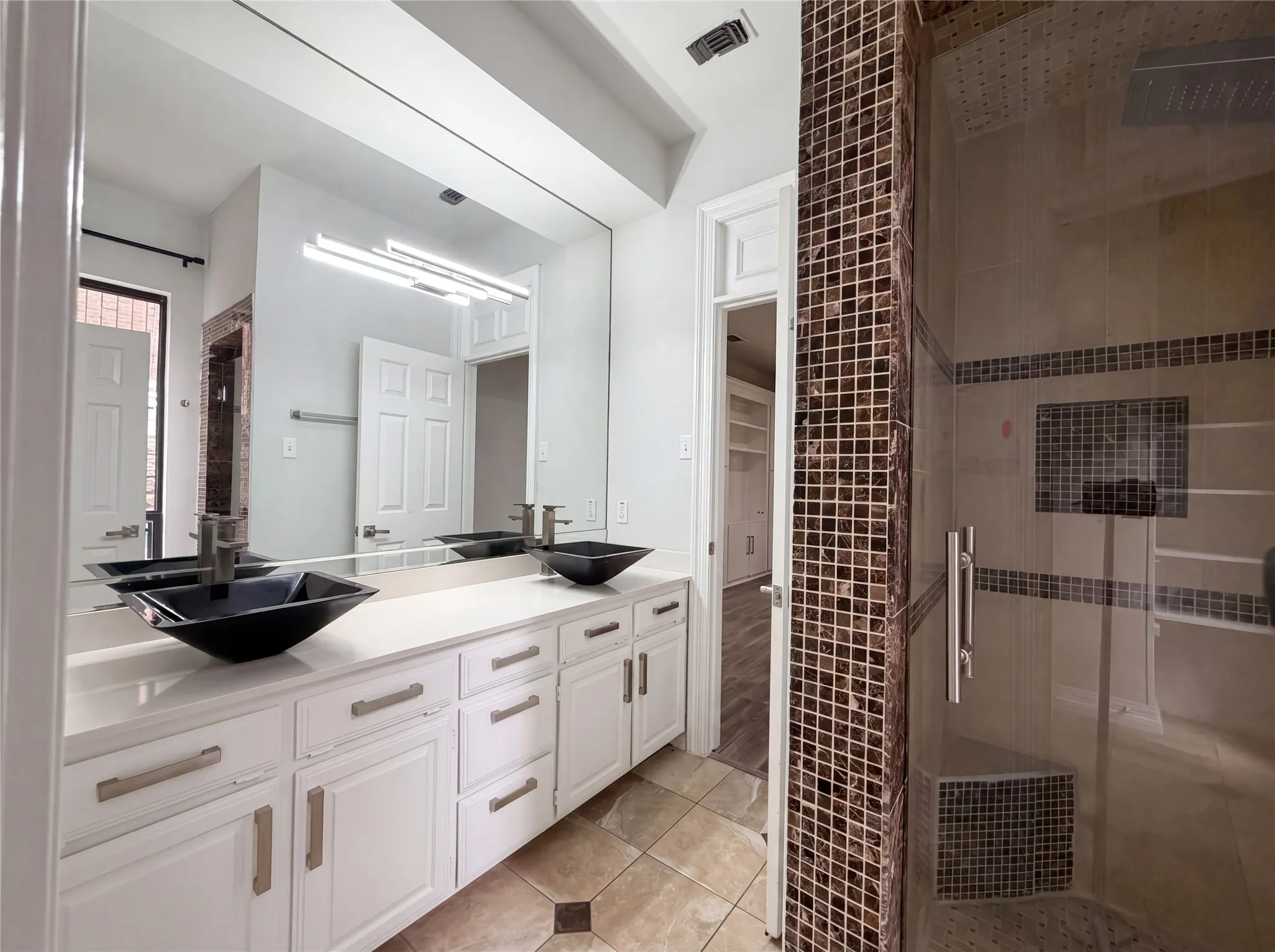 Single Family Residence For Sale in Tarrant County , 2405 Castle Rock Road, Arlington, Texas 76006, 4 Bedroom, 4 Bathroom, 2 Garage spaces, 3,888 Sqft, built in 1987, mls#21265785, Real Estate Agent in Arlington, Homes For Sale in Tarrant county, Homes For Sale in Arlington, Realtor in Arlington Texas, Real Estate Brokerage Independent Realty Texas, Luminita Cordes Realtor