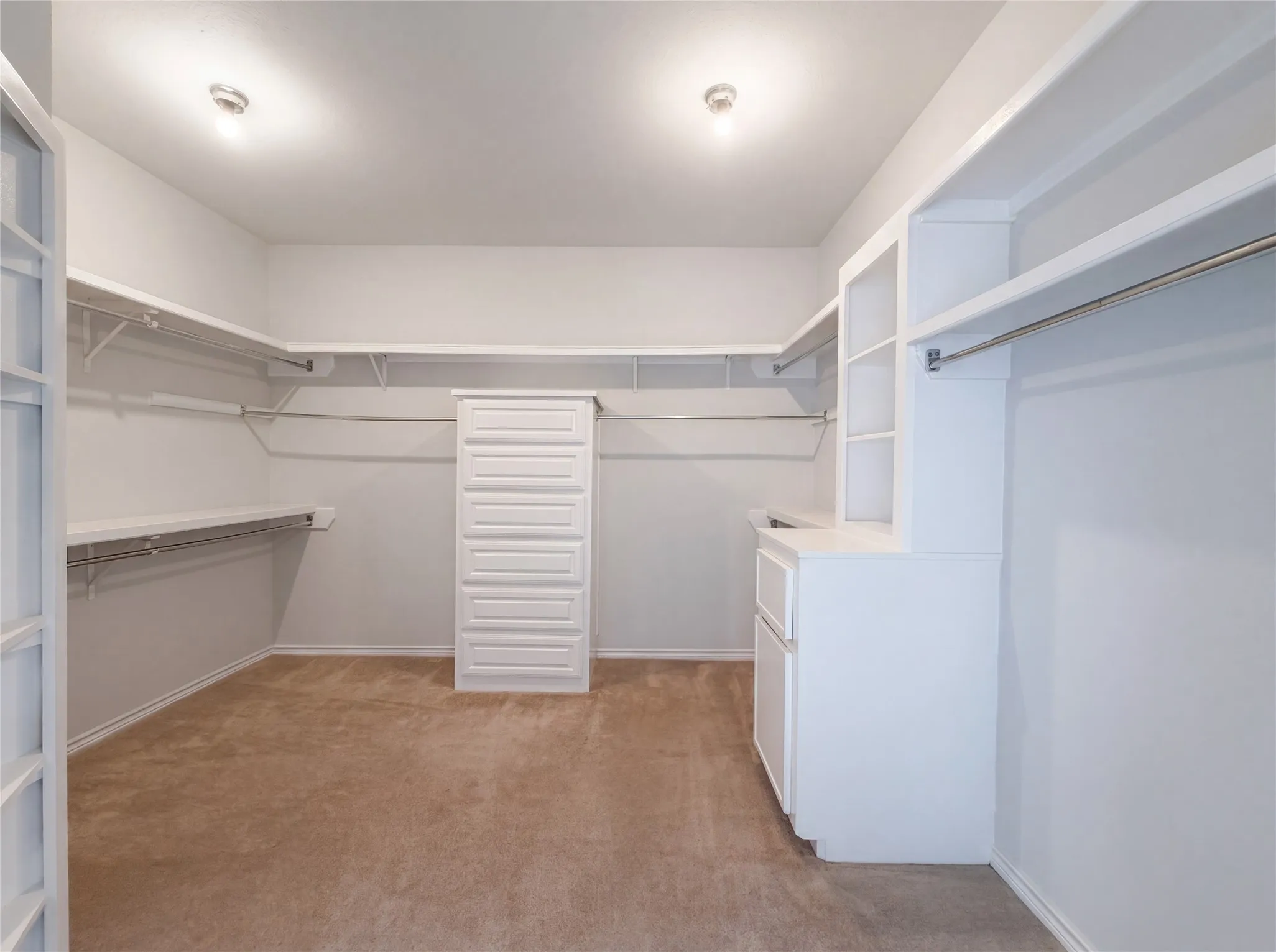 Single Family Residence For Sale in Tarrant County , 2405 Castle Rock Road, Arlington, Texas 76006, 4 Bedroom, 4 Bathroom, 2 Garage spaces, 3,888 Sqft, built in 1987, mls#21265785, Real Estate Agent in Arlington, Homes For Sale in Tarrant county, Homes For Sale in Arlington, Realtor in Arlington Texas, Real Estate Brokerage Independent Realty Texas, Luminita Cordes Realtor