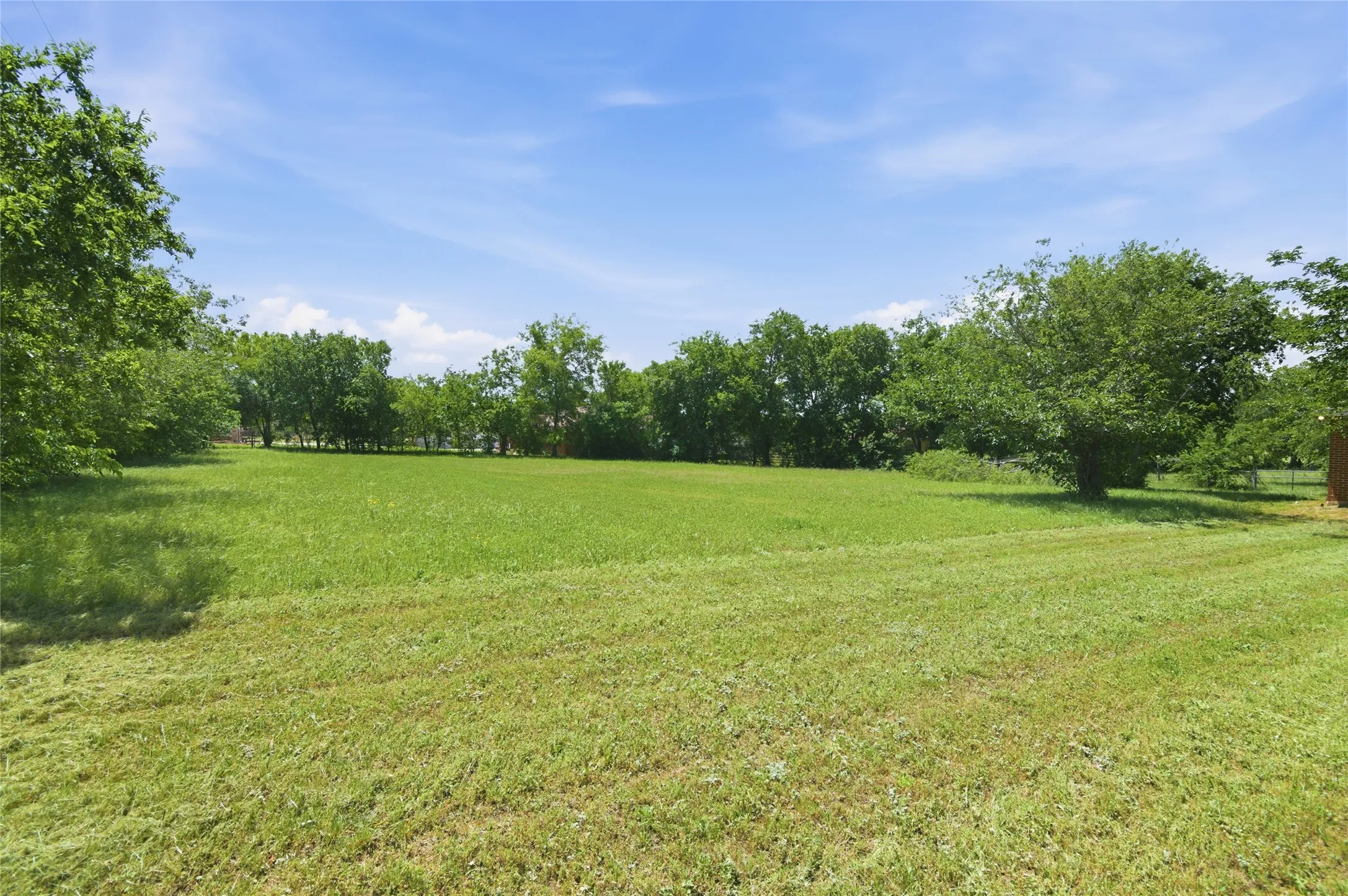 Single Family Residence For Sale in Tarrant County , 14375 Us-287, Fort Worth, Texas 76179, 3 Bedroom, 2 Bathroom, 6 Garage spaces, 1,562 Sqft, built in 1970, mls#21260837, Real Estate Agent in Fort Worth, Homes For Sale in Tarrant county, Homes For Sale in Fort Worth, Realtor in Fort Worth Texas, Real Estate Brokerage Independent Realty Texas, Luminita Cordes Realtor