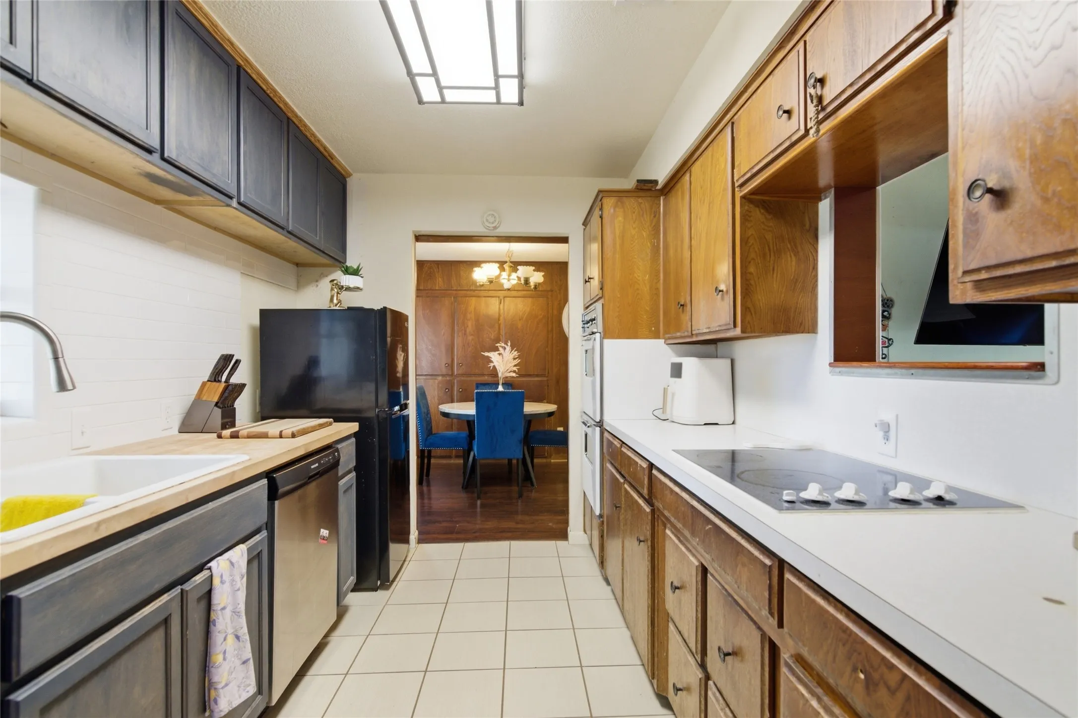 Single Family Residence For Sale in Tarrant County , 14375 Us-287, Fort Worth, Texas 76179, 3 Bedroom, 2 Bathroom, 6 Garage spaces, 1,562 Sqft, built in 1970, mls#21260837, Real Estate Agent in Fort Worth, Homes For Sale in Tarrant county, Homes For Sale in Fort Worth, Realtor in Fort Worth Texas, Real Estate Brokerage Independent Realty Texas, Luminita Cordes Realtor