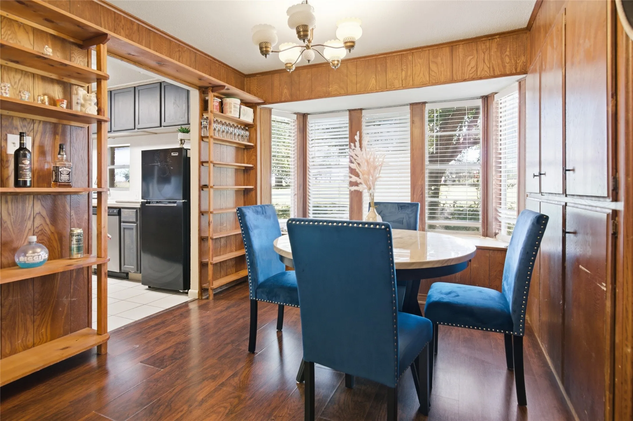 Single Family Residence For Sale in Tarrant County , 14375 Us-287, Fort Worth, Texas 76179, 3 Bedroom, 2 Bathroom, 6 Garage spaces, 1,562 Sqft, built in 1970, mls#21260837, Real Estate Agent in Fort Worth, Homes For Sale in Tarrant county, Homes For Sale in Fort Worth, Realtor in Fort Worth Texas, Real Estate Brokerage Independent Realty Texas, Luminita Cordes Realtor