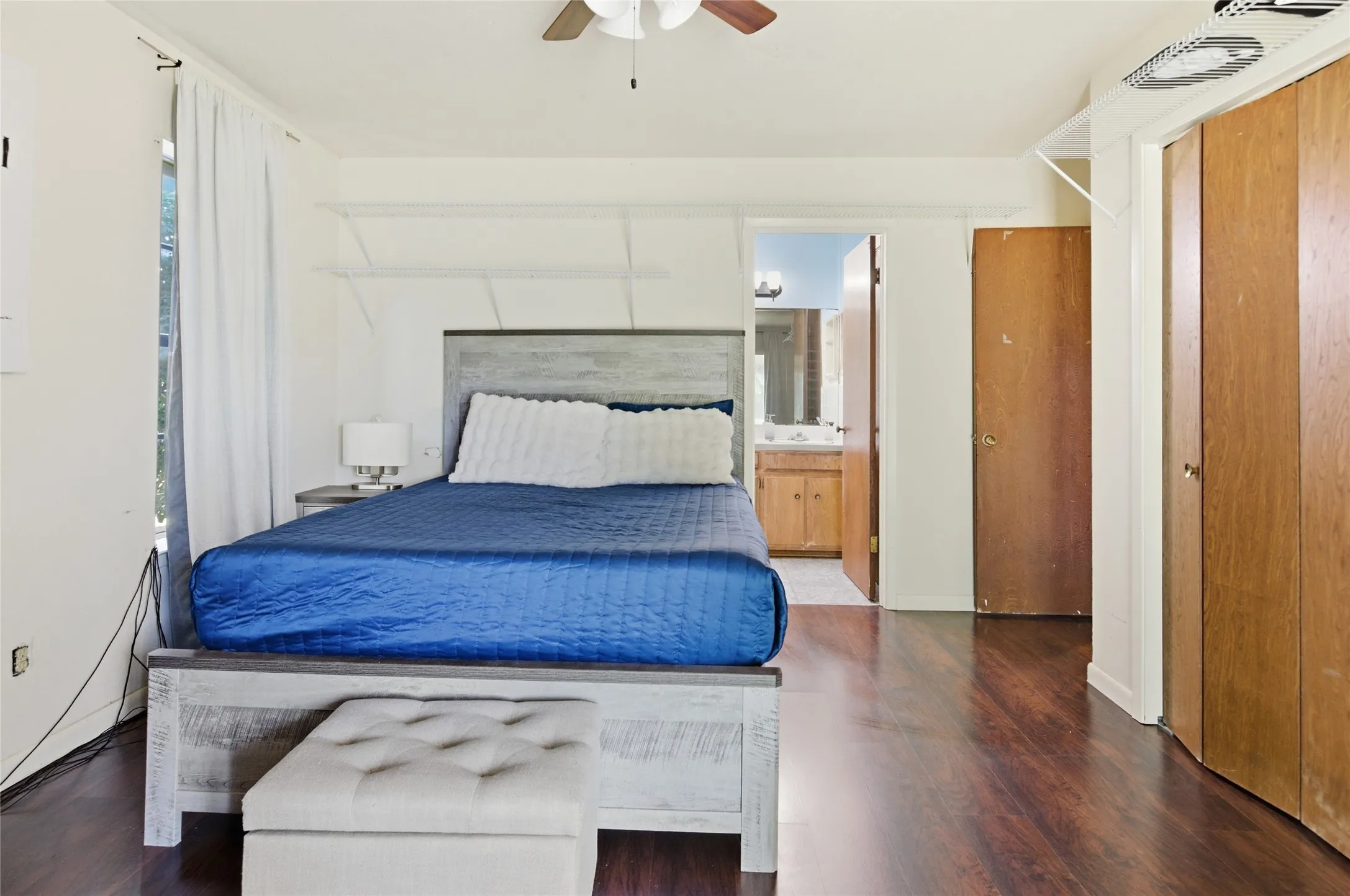 Single Family Residence For Sale in Tarrant County , 14375 Us-287, Fort Worth, Texas 76179, 3 Bedroom, 2 Bathroom, 6 Garage spaces, 1,562 Sqft, built in 1970, mls#21260837, Real Estate Agent in Fort Worth, Homes For Sale in Tarrant county, Homes For Sale in Fort Worth, Realtor in Fort Worth Texas, Real Estate Brokerage Independent Realty Texas, Luminita Cordes Realtor