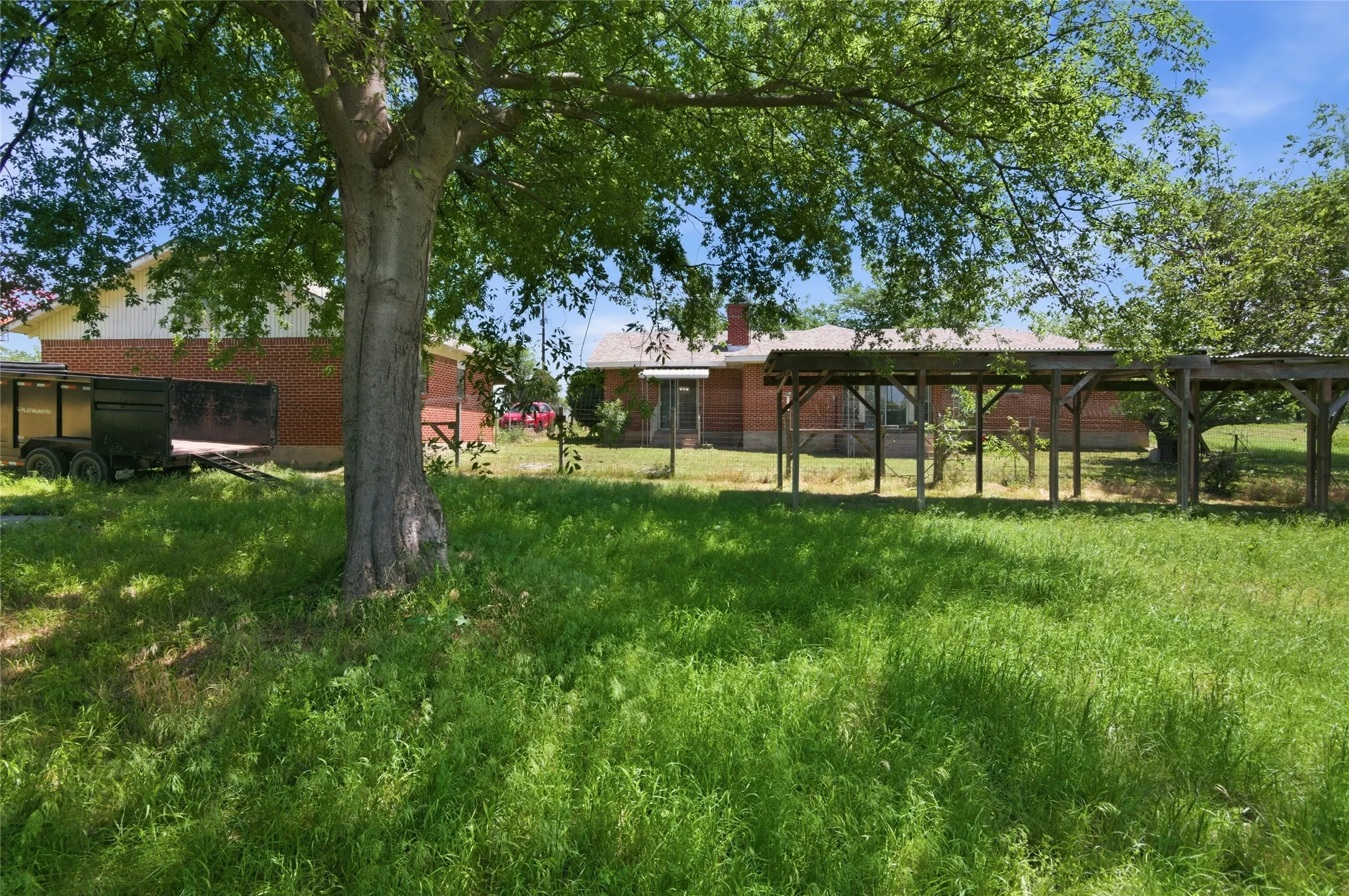 Single Family Residence For Sale in Tarrant County , 14375 Us-287, Fort Worth, Texas 76179, 3 Bedroom, 2 Bathroom, 6 Garage spaces, 1,562 Sqft, built in 1970, mls#21260837, Real Estate Agent in Fort Worth, Homes For Sale in Tarrant county, Homes For Sale in Fort Worth, Realtor in Fort Worth Texas, Real Estate Brokerage Independent Realty Texas, Luminita Cordes Realtor