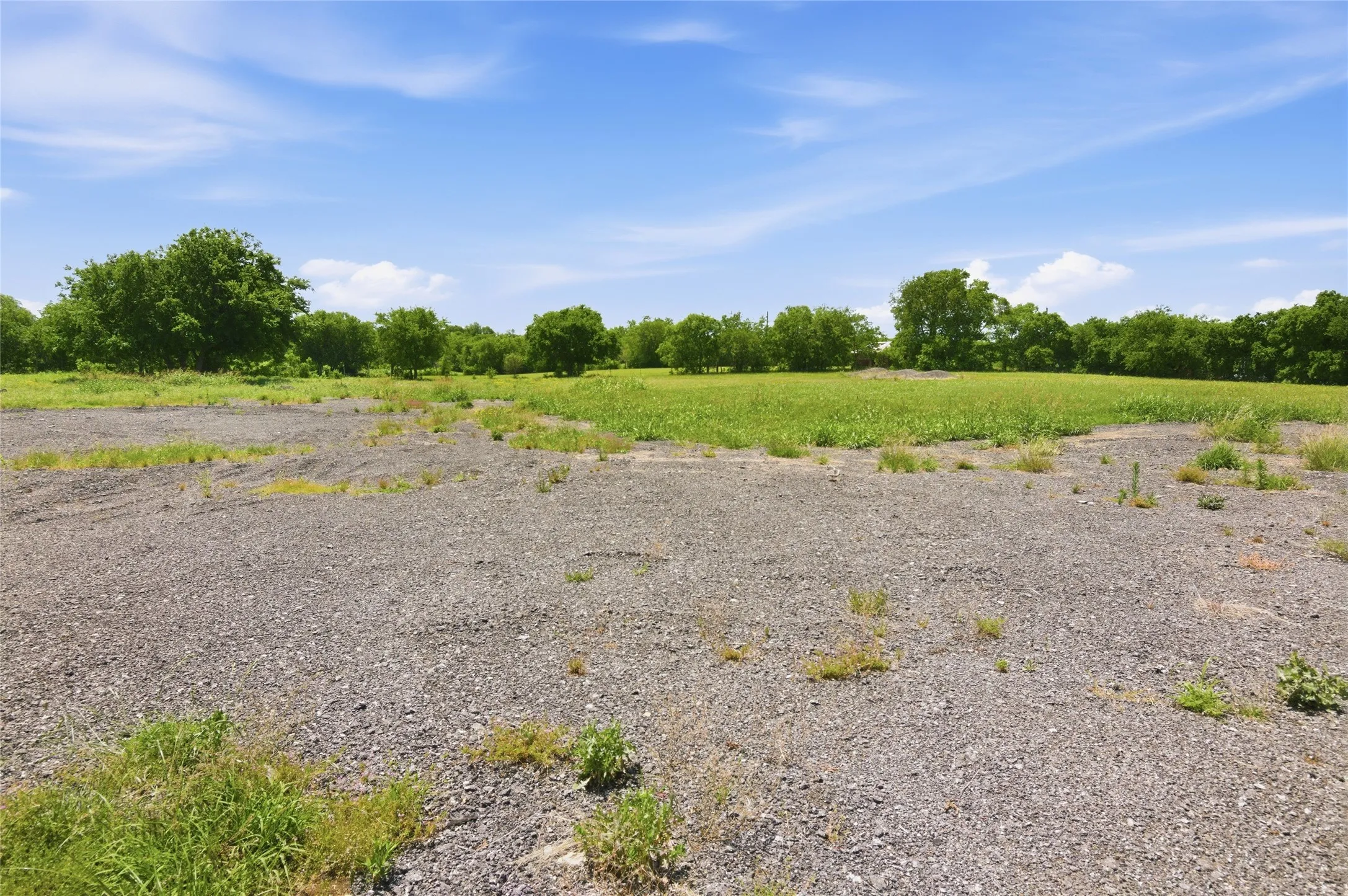 Single Family Residence For Sale in Tarrant County , 14375 Us-287, Fort Worth, Texas 76179, 3 Bedroom, 2 Bathroom, 6 Garage spaces, 1,562 Sqft, built in 1970, mls#21260837, Real Estate Agent in Fort Worth, Homes For Sale in Tarrant county, Homes For Sale in Fort Worth, Realtor in Fort Worth Texas, Real Estate Brokerage Independent Realty Texas, Luminita Cordes Realtor