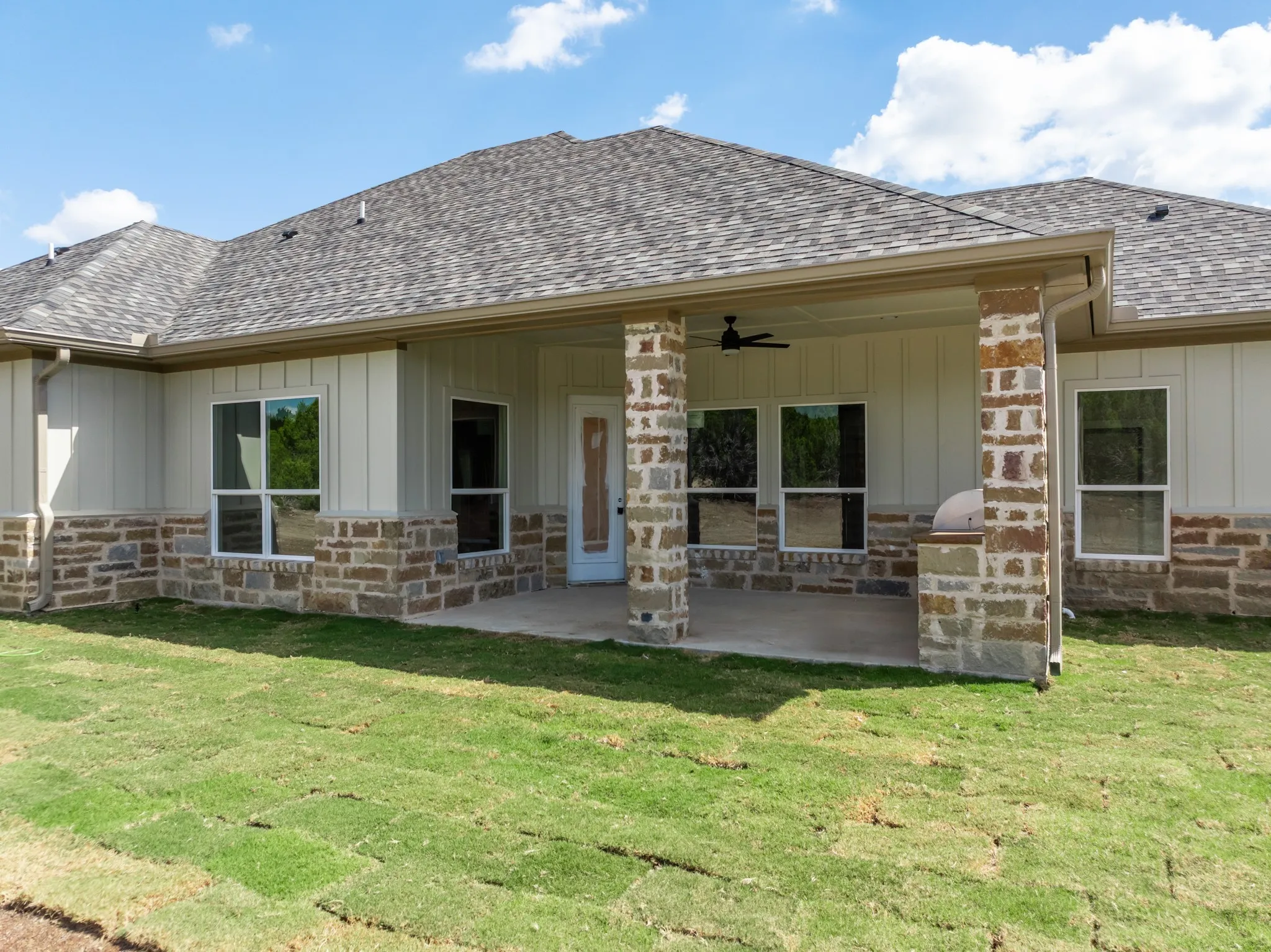 Single Family Residence For Sale in Coryell County , 117 Cedar Bluff Loop, Gatesville, Texas 76528, 3 Bedroom, 3 Bathroom, 2 Garage spaces, 2,266 Sqft, built in 2025, mls#21265800, Real Estate Agent in Gatesville, Homes For Sale in Coryell county, Homes For Sale in Gatesville, Realtor in Gatesville Texas, Real Estate Brokerage Independent Realty Texas, Luminita Cordes Realtor