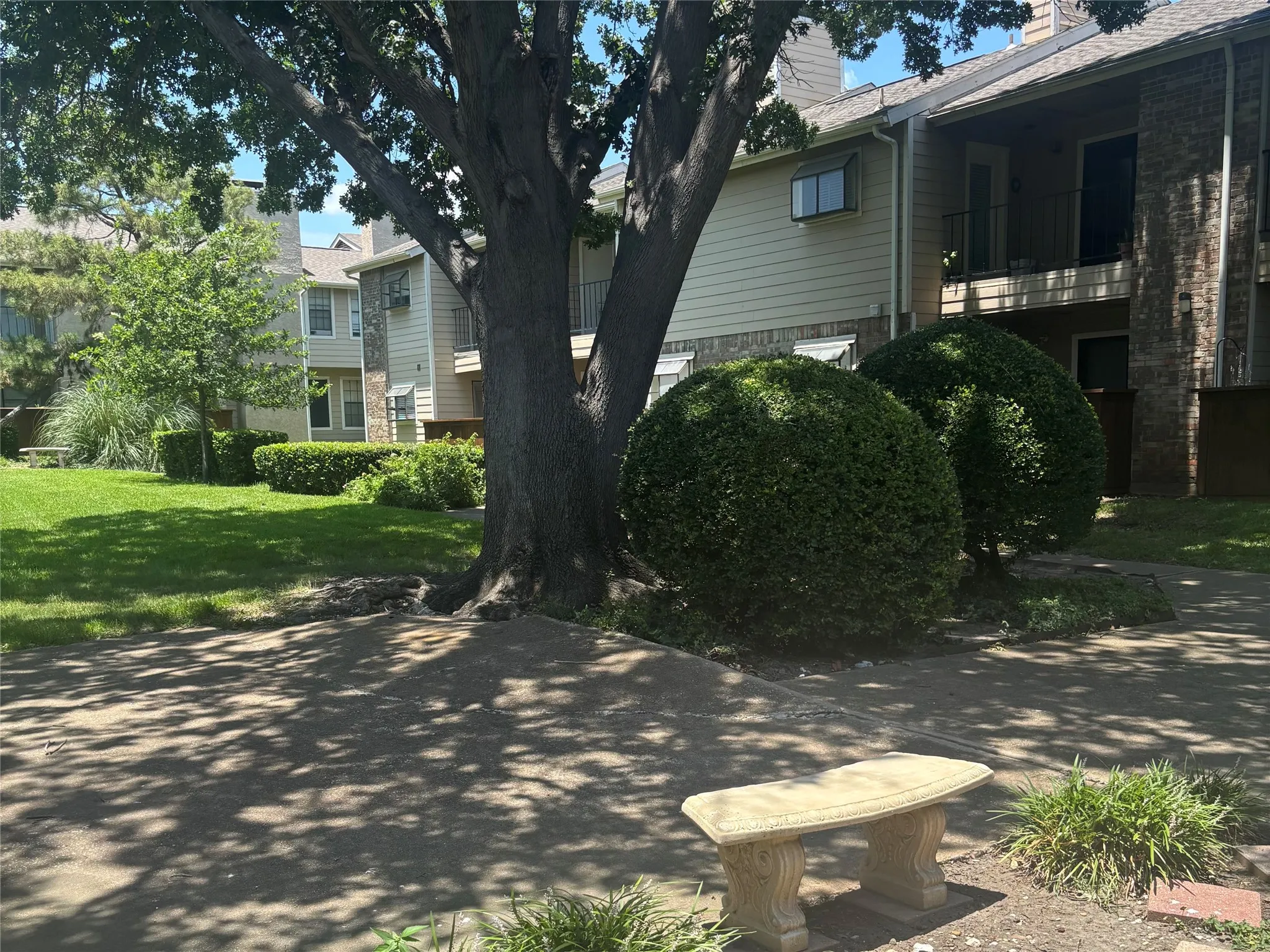 Condominium For Sale in Collin County , 4748 Old Bent Tree Lane 1707, Dallas, Texas 75287, 1 Bedroom, 1 Bathroom, Garage spaces, 651 Sqft, built in 1985, mls#21264393, Real Estate Agent in Dallas, Homes For Sale in Collin county, Homes For Sale in Dallas, Realtor in Dallas Texas, Real Estate Brokerage Independent Realty Texas, Luminita Cordes Realtor