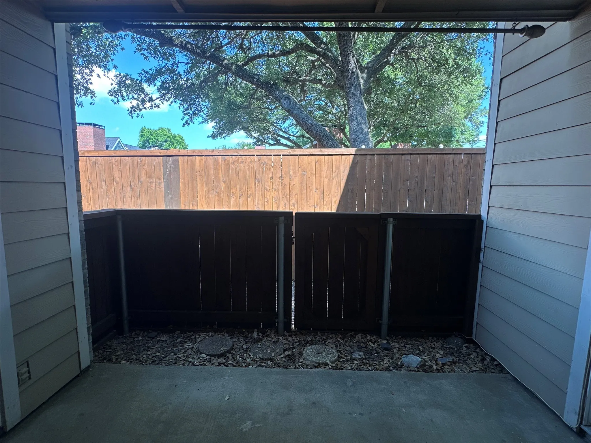 Condominium For Sale in Collin County , 4748 Old Bent Tree Lane 1707, Dallas, Texas 75287, 1 Bedroom, 1 Bathroom, Garage spaces, 651 Sqft, built in 1985, mls#21264393, Real Estate Agent in Dallas, Homes For Sale in Collin county, Homes For Sale in Dallas, Realtor in Dallas Texas, Real Estate Brokerage Independent Realty Texas, Luminita Cordes Realtor