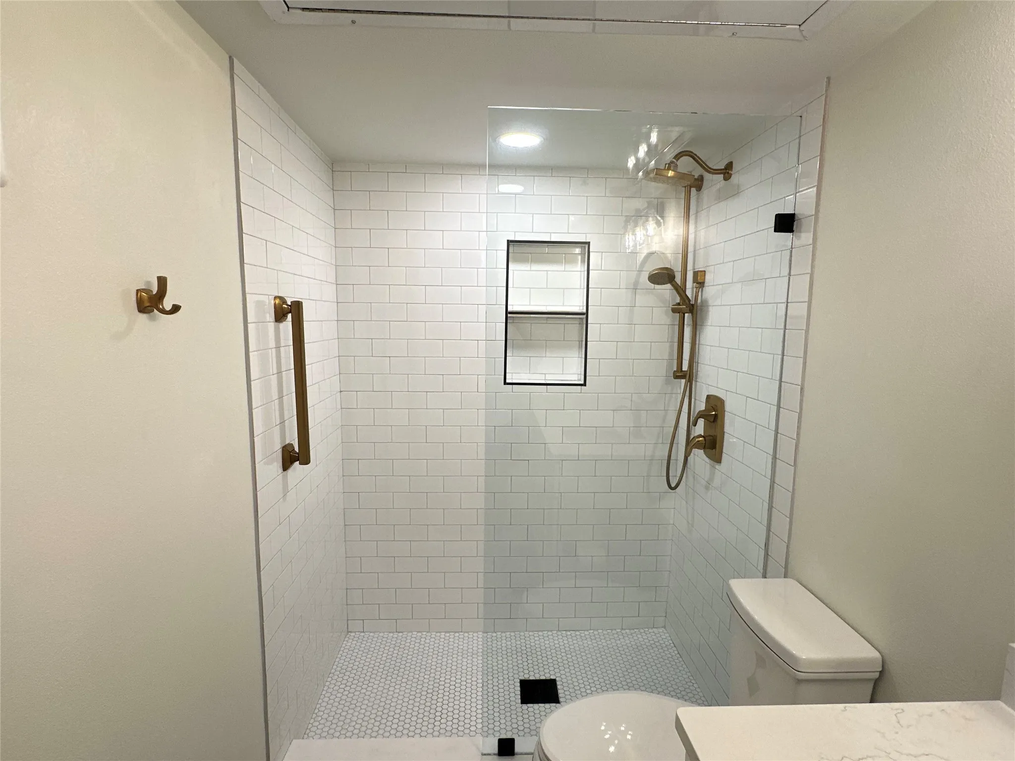 Condominium For Sale in Collin County , 4748 Old Bent Tree Lane 1707, Dallas, Texas 75287, 1 Bedroom, 1 Bathroom, Garage spaces, 651 Sqft, built in 1985, mls#21264393, Real Estate Agent in Dallas, Homes For Sale in Collin county, Homes For Sale in Dallas, Realtor in Dallas Texas, Real Estate Brokerage Independent Realty Texas, Luminita Cordes Realtor