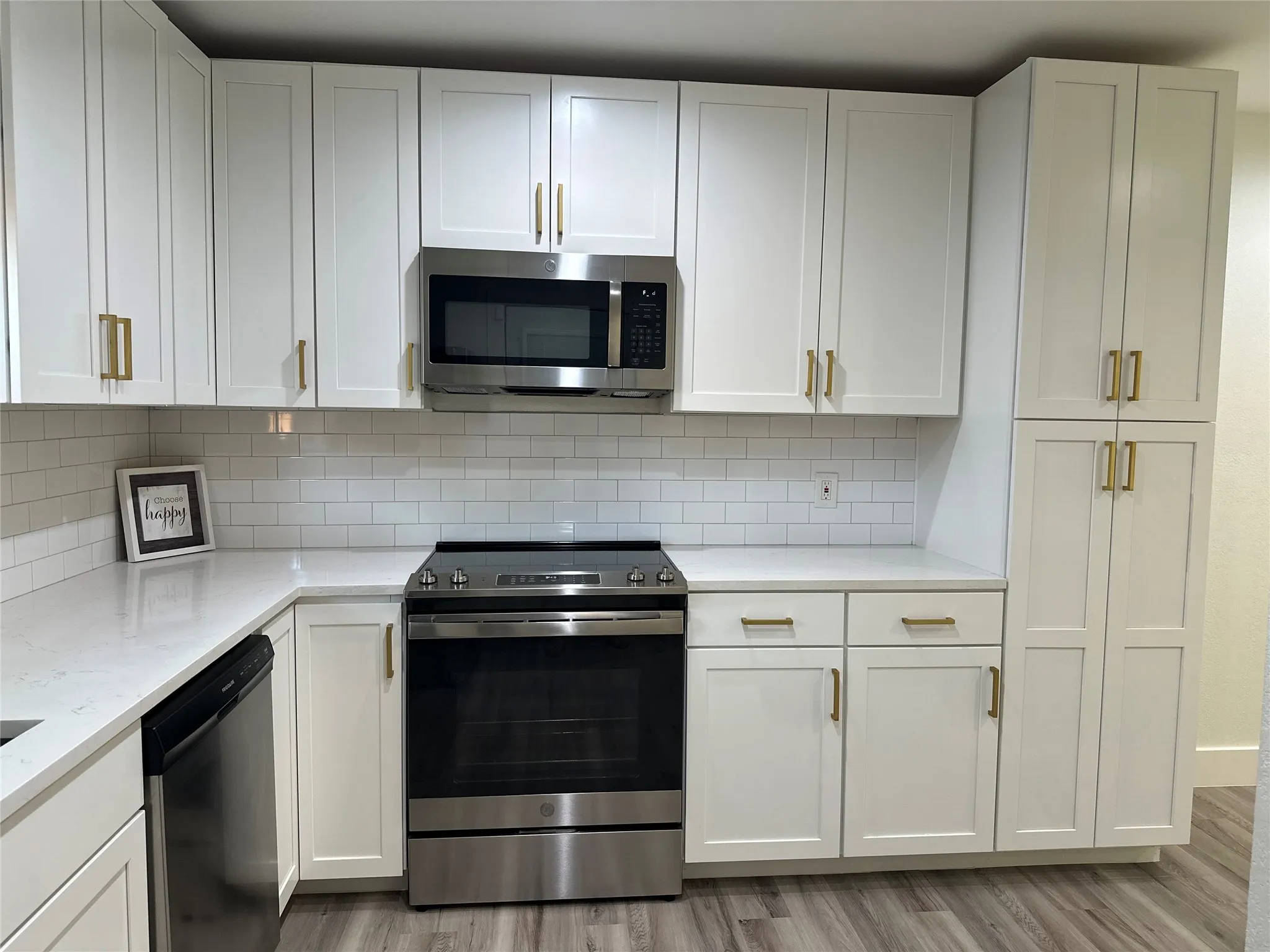 Condominium For Sale in Collin County , 4748 Old Bent Tree Lane 1707, Dallas, Texas 75287, 1 Bedroom, 1 Bathroom, Garage spaces, 651 Sqft, built in 1985, mls#21264393, Real Estate Agent in Dallas, Homes For Sale in Collin county, Homes For Sale in Dallas, Realtor in Dallas Texas, Real Estate Brokerage Independent Realty Texas, Luminita Cordes Realtor