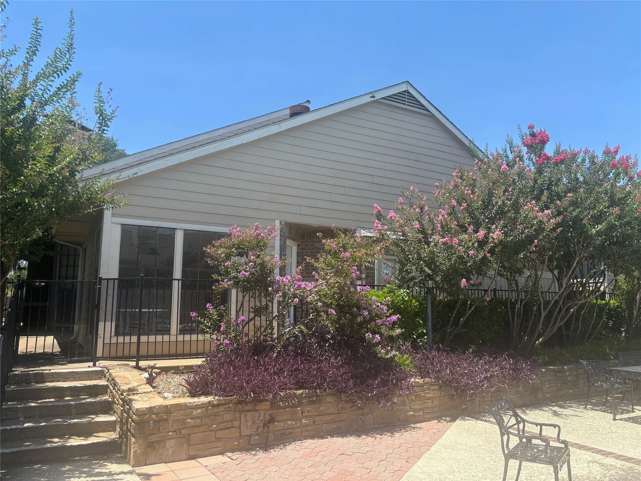 Condominium For Sale in Collin County , 4748 Old Bent Tree Lane 1707, Dallas, Texas 75287, 1 Bedroom, 1 Bathroom, Garage spaces, 651 Sqft, built in 1985, mls#21264393, Real Estate Agent in Dallas, Homes For Sale in Collin county, Homes For Sale in Dallas, Realtor in Dallas Texas, Real Estate Brokerage Independent Realty Texas, Luminita Cordes Realtor