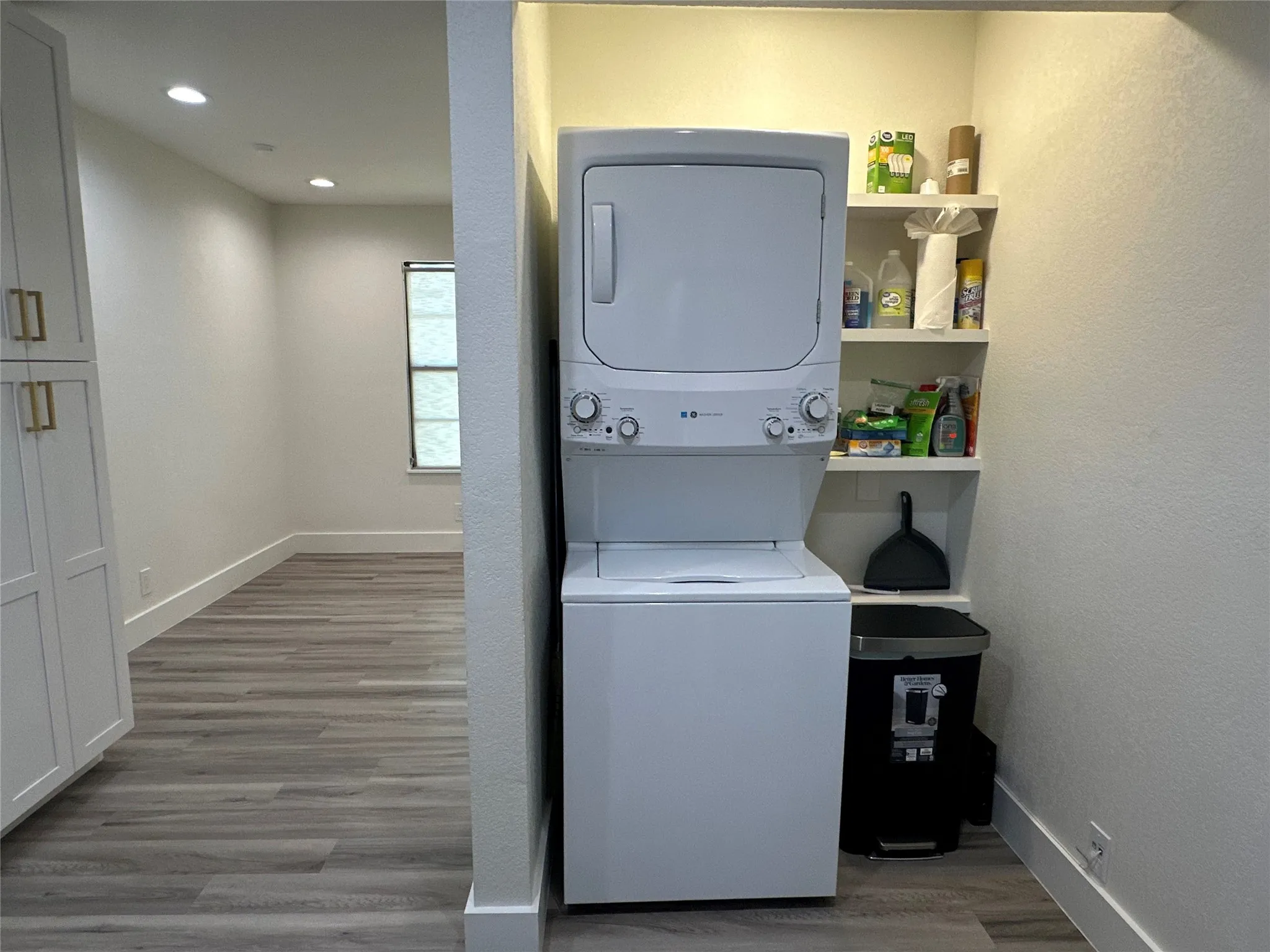 Condominium For Sale in Collin County , 4748 Old Bent Tree Lane 1707, Dallas, Texas 75287, 1 Bedroom, 1 Bathroom, Garage spaces, 651 Sqft, built in 1985, mls#21264393, Real Estate Agent in Dallas, Homes For Sale in Collin county, Homes For Sale in Dallas, Realtor in Dallas Texas, Real Estate Brokerage Independent Realty Texas, Luminita Cordes Realtor