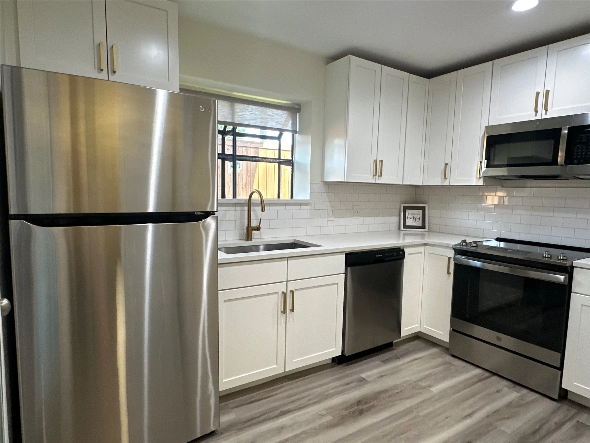 Condominium For Sale in Collin County , 4748 Old Bent Tree Lane 1707, Dallas, Texas 75287, 1 Bedroom, 1 Bathroom, Garage spaces, 651 Sqft, built in 1985, mls#21264393, Real Estate Agent in Dallas, Homes For Sale in Collin county, Homes For Sale in Dallas, Realtor in Dallas Texas, Real Estate Brokerage Independent Realty Texas, Luminita Cordes Realtor