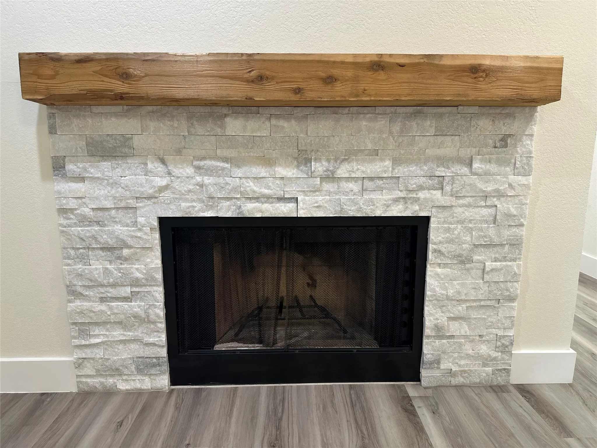 Condominium For Sale in Collin County , 4748 Old Bent Tree Lane 1707, Dallas, Texas 75287, 1 Bedroom, 1 Bathroom, Garage spaces, 651 Sqft, built in 1985, mls#21264393, Real Estate Agent in Dallas, Homes For Sale in Collin county, Homes For Sale in Dallas, Realtor in Dallas Texas, Real Estate Brokerage Independent Realty Texas, Luminita Cordes Realtor