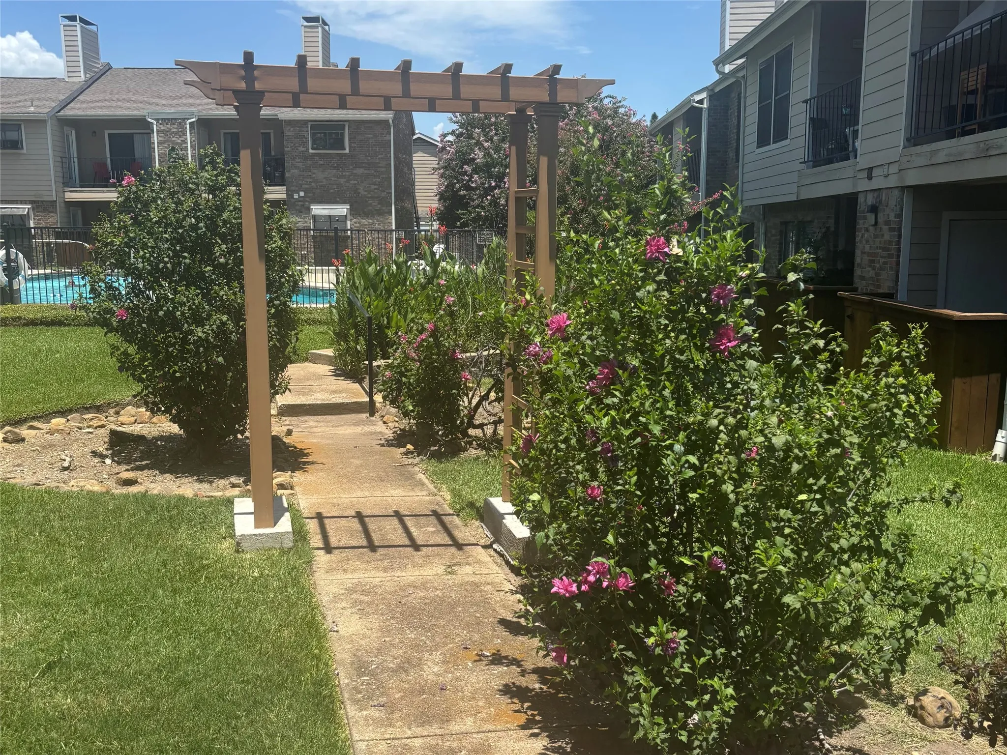 Condominium For Sale in Collin County , 4748 Old Bent Tree Lane 1707, Dallas, Texas 75287, 1 Bedroom, 1 Bathroom, Garage spaces, 651 Sqft, built in 1985, mls#21264393, Real Estate Agent in Dallas, Homes For Sale in Collin county, Homes For Sale in Dallas, Realtor in Dallas Texas, Real Estate Brokerage Independent Realty Texas, Luminita Cordes Realtor