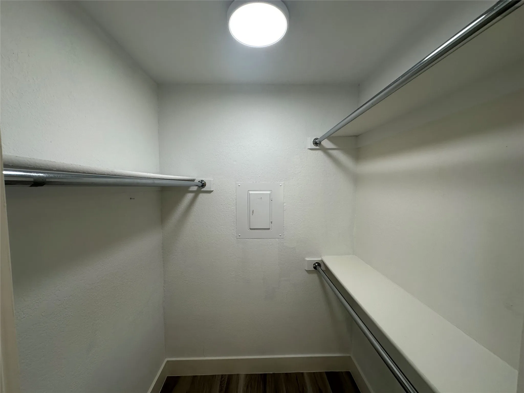 Condominium For Sale in Collin County , 4748 Old Bent Tree Lane 1707, Dallas, Texas 75287, 1 Bedroom, 1 Bathroom, Garage spaces, 651 Sqft, built in 1985, mls#21264393, Real Estate Agent in Dallas, Homes For Sale in Collin county, Homes For Sale in Dallas, Realtor in Dallas Texas, Real Estate Brokerage Independent Realty Texas, Luminita Cordes Realtor
