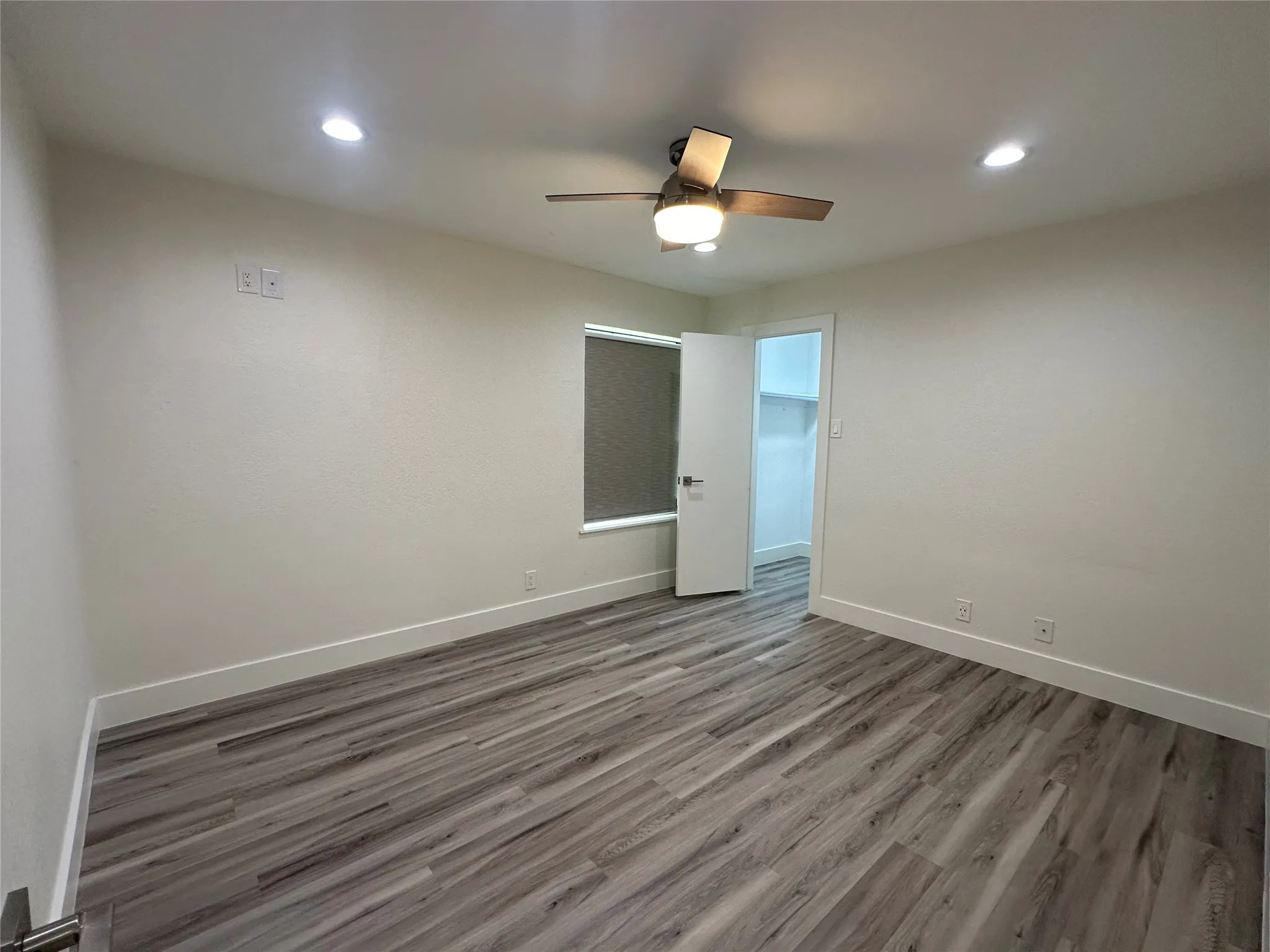 Condominium For Sale in Collin County , 4748 Old Bent Tree Lane 1707, Dallas, Texas 75287, 1 Bedroom, 1 Bathroom, Garage spaces, 651 Sqft, built in 1985, mls#21264393, Real Estate Agent in Dallas, Homes For Sale in Collin county, Homes For Sale in Dallas, Realtor in Dallas Texas, Real Estate Brokerage Independent Realty Texas, Luminita Cordes Realtor