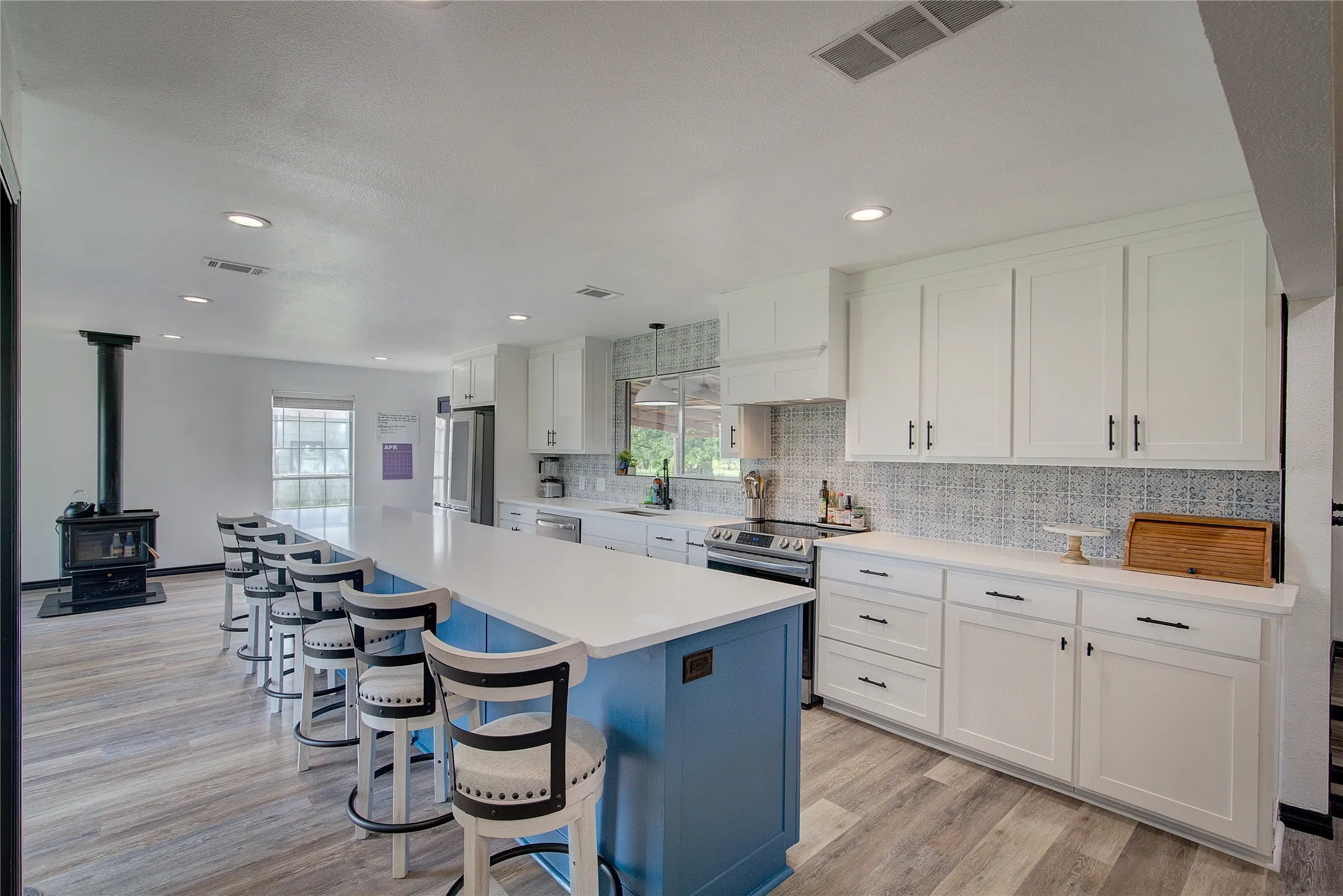 Single Family Residence For Sale in Hopkins County , 346 County Road 3501, Sulphur Springs, Texas 75482, 6 Bedrooms, 3 Bathrooms, Garage spaces, 2,340 Sqft, built in 1972, Price $550,000, mls#21265763, Real Estate Agent in Sulphur Springs, Homes For Sale in Hopkins county, Homes For Sale in Sulphur Springs, Realtor in Sulphur Springs Texas, Real Estate Brokerage Independent Realty Texas, Luminita Cordes Realtor