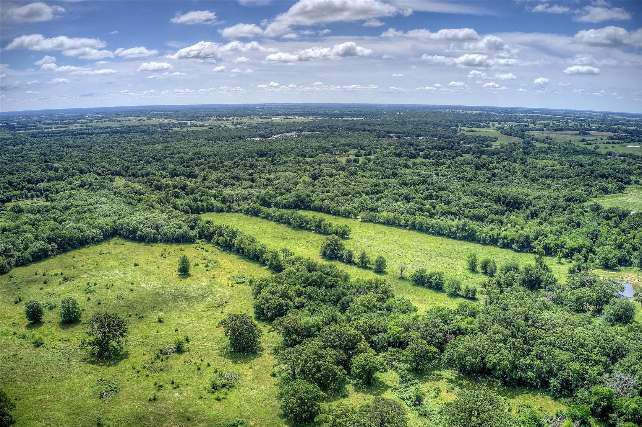 Single Family Residence For Sale in Hopkins County , 346 County Road 3501, Sulphur Springs, Texas 75482, 6 Bedrooms, 3 Bathrooms, Garage spaces, 2,340 Sqft, built in 1972, Price $550,000, mls#21265763, Real Estate Agent in Sulphur Springs, Homes For Sale in Hopkins county, Homes For Sale in Sulphur Springs, Realtor in Sulphur Springs Texas, Real Estate Brokerage Independent Realty Texas, Luminita Cordes Realtor