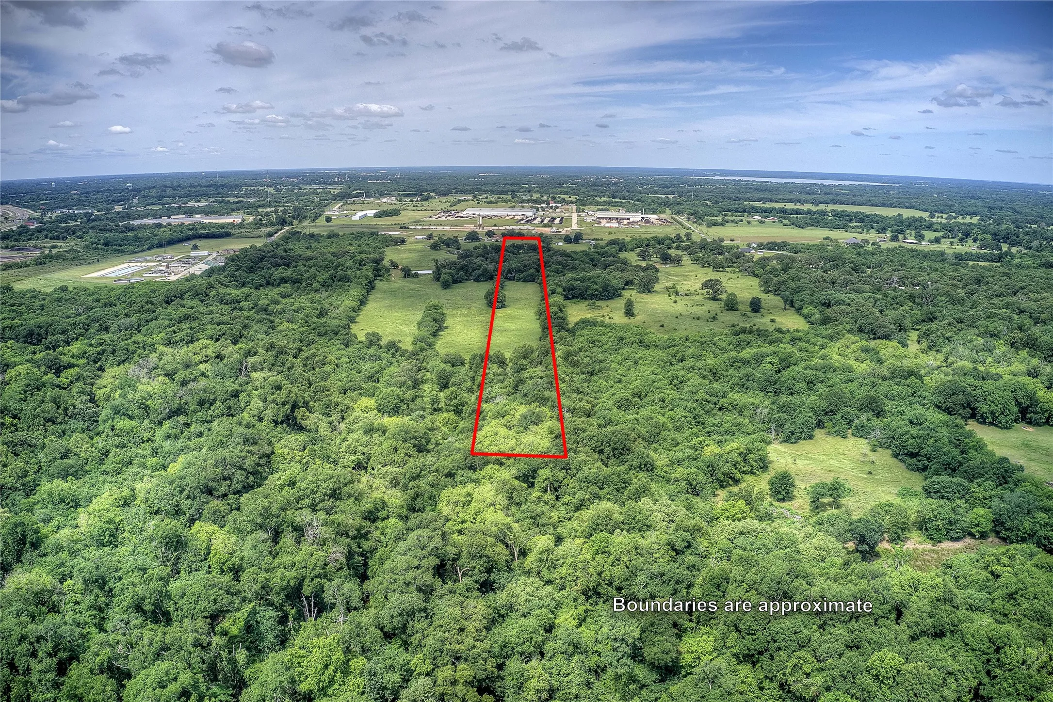Single Family Residence For Sale in Hopkins County , 346 County Road 3501, Sulphur Springs, Texas 75482, 6 Bedrooms, 3 Bathrooms, Garage spaces, 2,340 Sqft, built in 1972, Price $550,000, mls#21265763, Real Estate Agent in Sulphur Springs, Homes For Sale in Hopkins county, Homes For Sale in Sulphur Springs, Realtor in Sulphur Springs Texas, Real Estate Brokerage Independent Realty Texas, Luminita Cordes Realtor