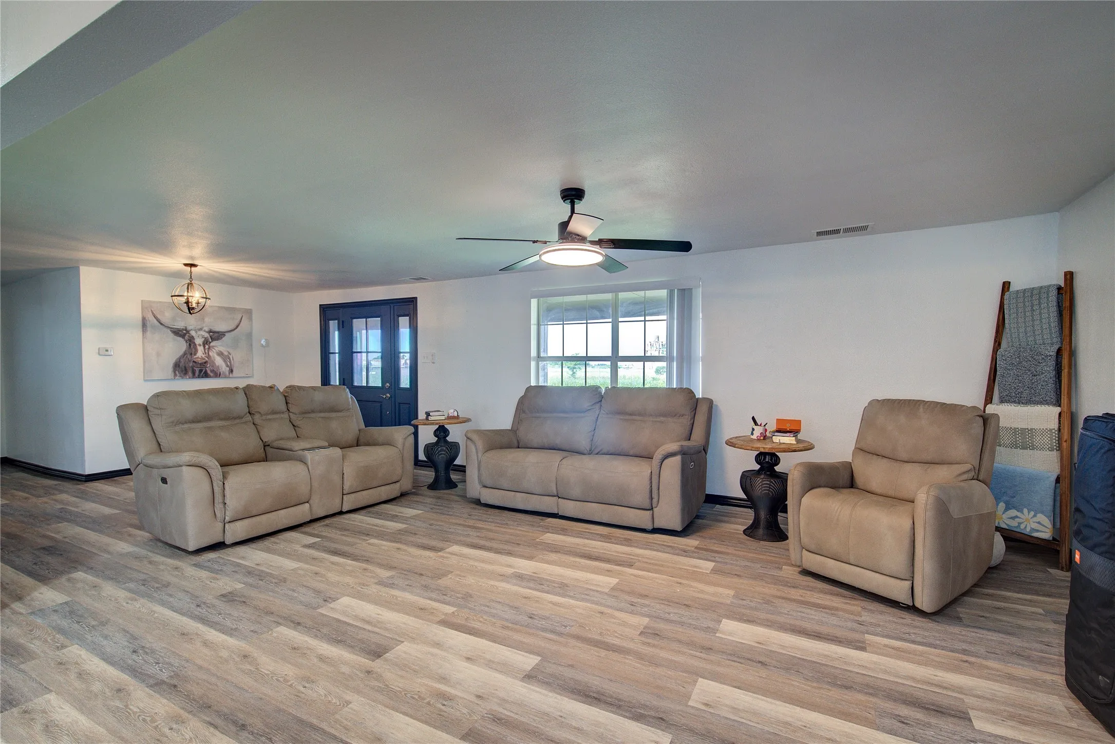 Single Family Residence For Sale in Hopkins County , 346 County Road 3501, Sulphur Springs, Texas 75482, 6 Bedrooms, 3 Bathrooms, Garage spaces, 2,340 Sqft, built in 1972, Price $550,000, mls#21265763, Real Estate Agent in Sulphur Springs, Homes For Sale in Hopkins county, Homes For Sale in Sulphur Springs, Realtor in Sulphur Springs Texas, Real Estate Brokerage Independent Realty Texas, Luminita Cordes Realtor