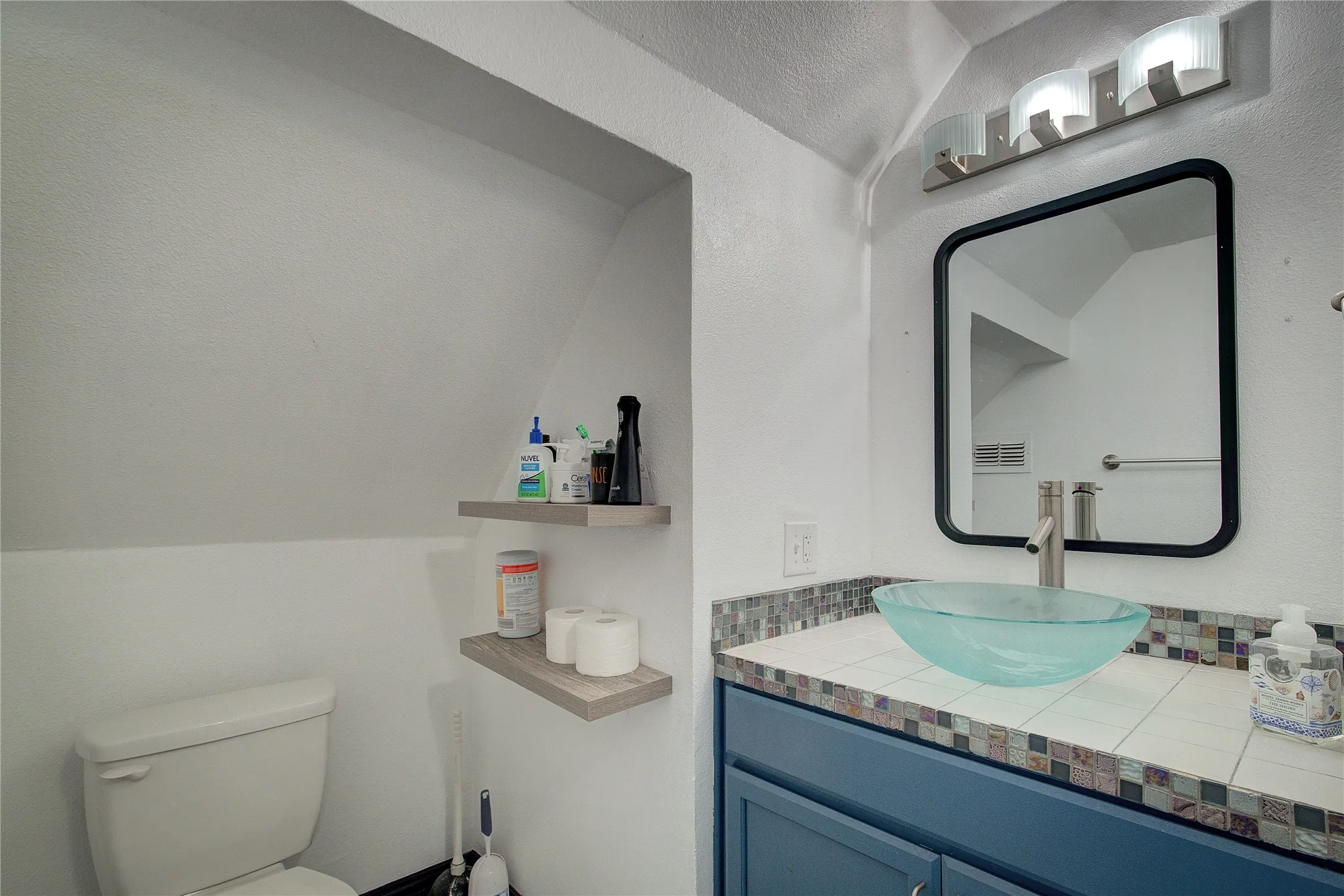 Single Family Residence For Sale in Hopkins County , 346 County Road 3501, Sulphur Springs, Texas 75482, 6 Bedrooms, 3 Bathrooms, Garage spaces, 2,340 Sqft, built in 1972, Price $550,000, mls#21265763, Real Estate Agent in Sulphur Springs, Homes For Sale in Hopkins county, Homes For Sale in Sulphur Springs, Realtor in Sulphur Springs Texas, Real Estate Brokerage Independent Realty Texas, Luminita Cordes Realtor
