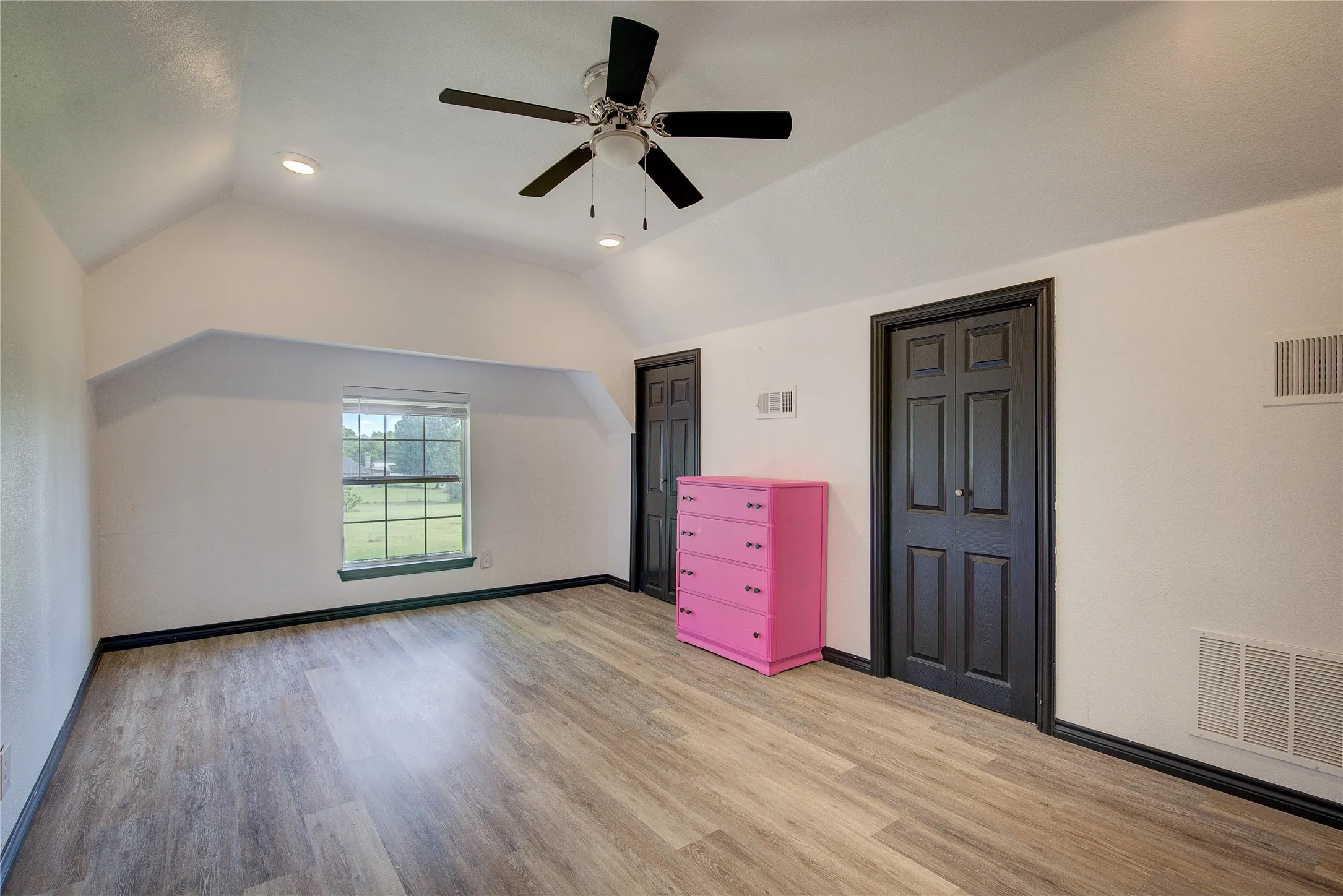 Single Family Residence For Sale in Hopkins County , 346 County Road 3501, Sulphur Springs, Texas 75482, 6 Bedrooms, 3 Bathrooms, Garage spaces, 2,340 Sqft, built in 1972, Price $550,000, mls#21265763, Real Estate Agent in Sulphur Springs, Homes For Sale in Hopkins county, Homes For Sale in Sulphur Springs, Realtor in Sulphur Springs Texas, Real Estate Brokerage Independent Realty Texas, Luminita Cordes Realtor