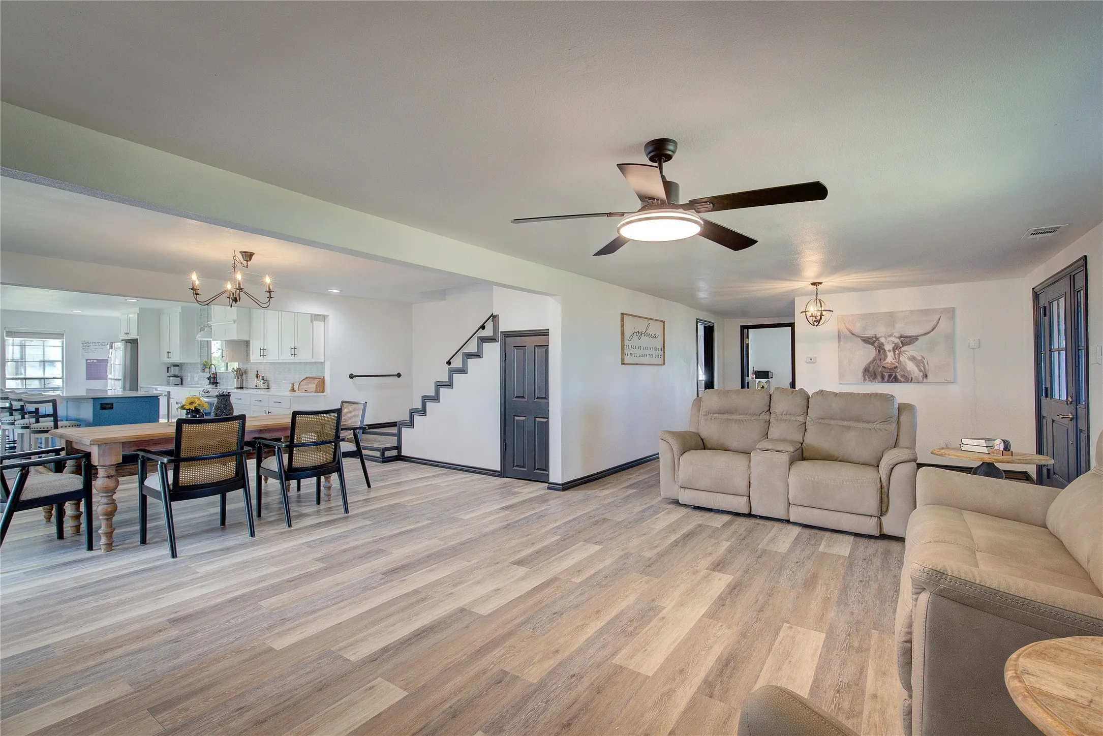 Single Family Residence For Sale in Hopkins County , 346 County Road 3501, Sulphur Springs, Texas 75482, 6 Bedrooms, 3 Bathrooms, Garage spaces, 2,340 Sqft, built in 1972, Price $550,000, mls#21265763, Real Estate Agent in Sulphur Springs, Homes For Sale in Hopkins county, Homes For Sale in Sulphur Springs, Realtor in Sulphur Springs Texas, Real Estate Brokerage Independent Realty Texas, Luminita Cordes Realtor