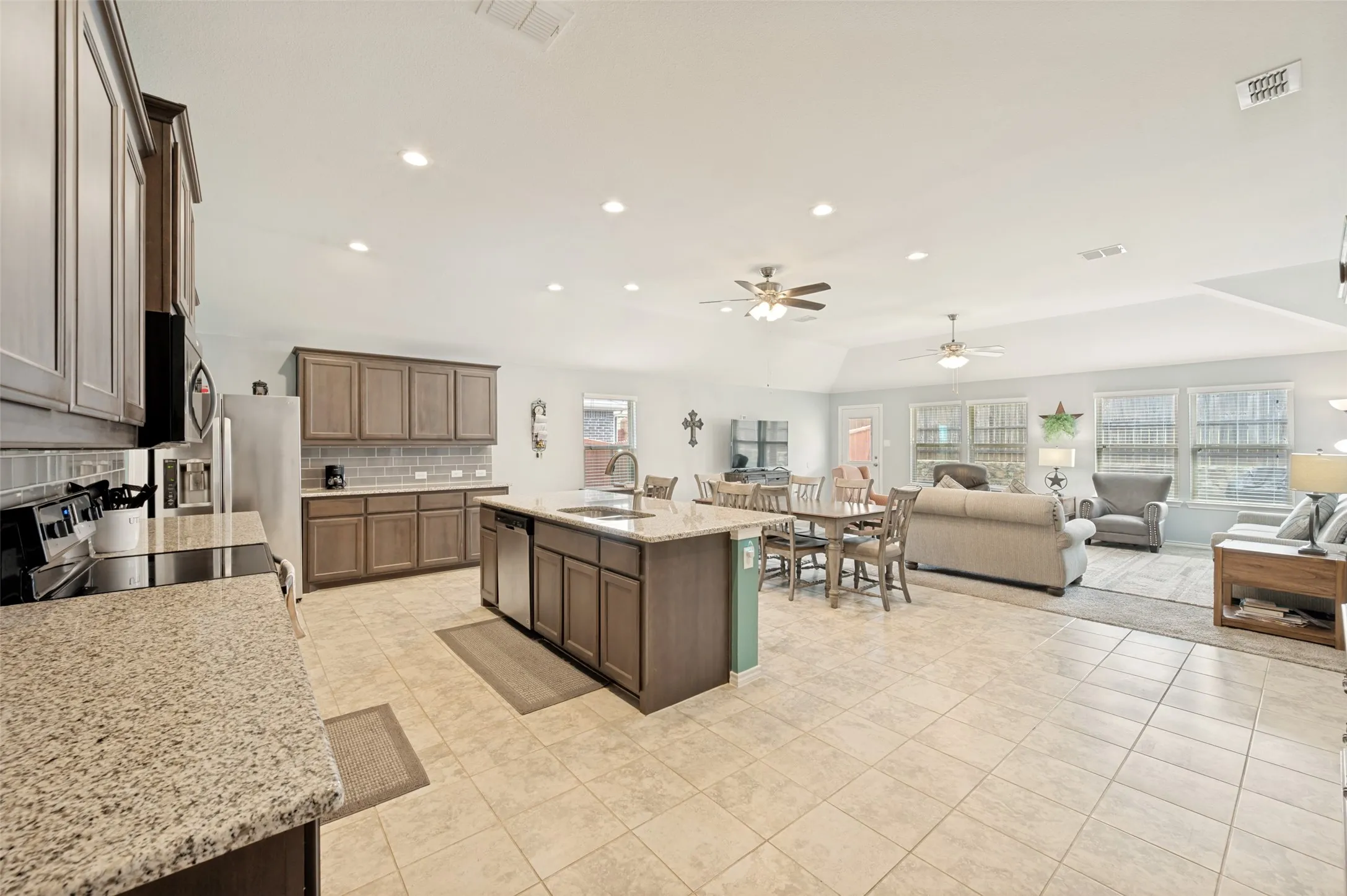 Single Family Residence For Sale in Denton County , 3905 Bridle Path Lane, Sanger, Texas 76266, 3 Bedroom, 2 Bathroom, 2 Garage spaces, 1,892 Sqft, built in 2017, mls#21265825, Real Estate Agent in Sanger, Homes For Sale in Denton county, Homes For Sale in Sanger, Realtor in Sanger Texas, Real Estate Brokerage Independent Realty Texas, Luminita Cordes Realtor