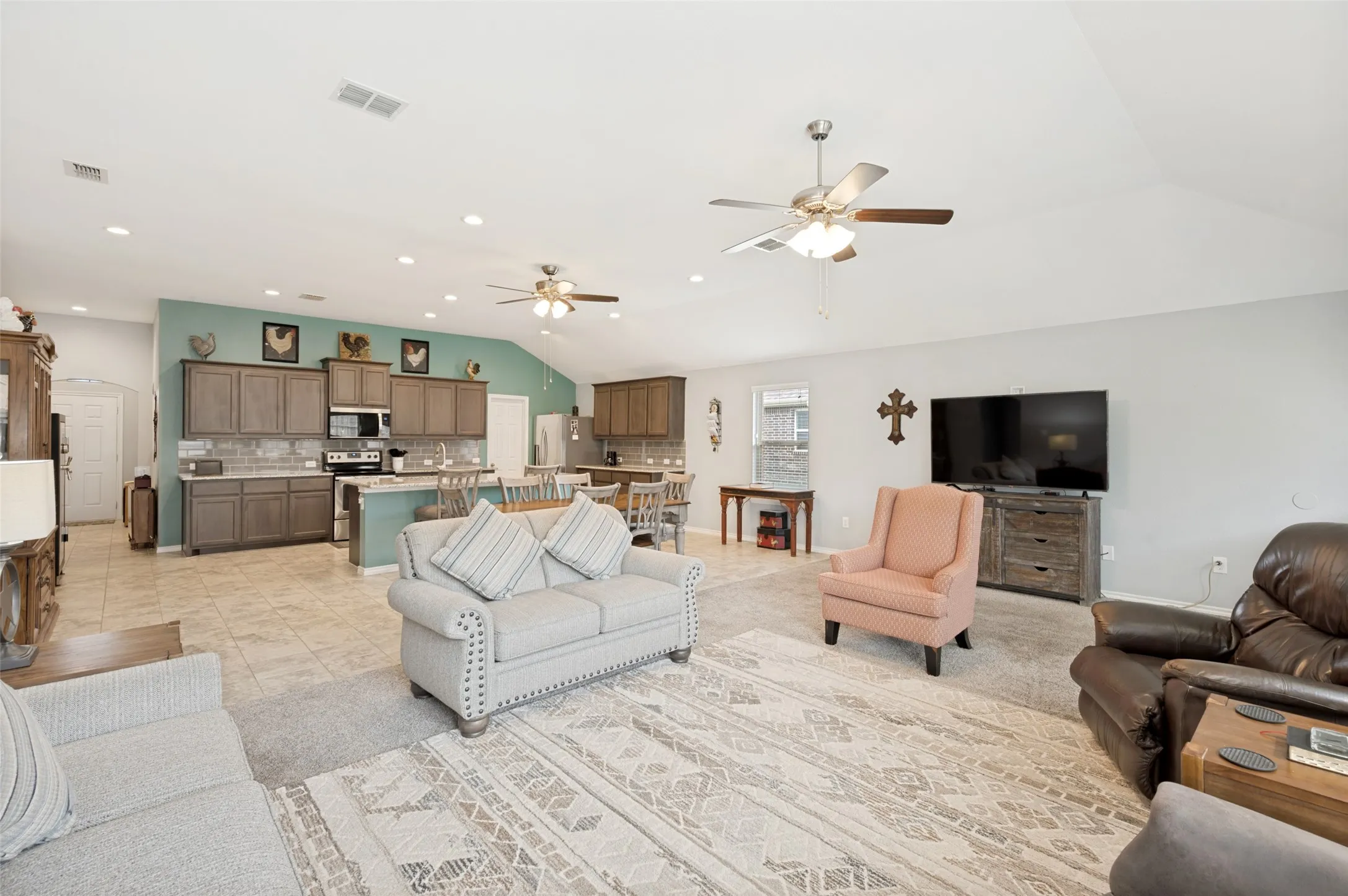 Single Family Residence For Sale in Denton County , 3905 Bridle Path Lane, Sanger, Texas 76266, 3 Bedroom, 2 Bathroom, 2 Garage spaces, 1,892 Sqft, built in 2017, mls#21265825, Real Estate Agent in Sanger, Homes For Sale in Denton county, Homes For Sale in Sanger, Realtor in Sanger Texas, Real Estate Brokerage Independent Realty Texas, Luminita Cordes Realtor