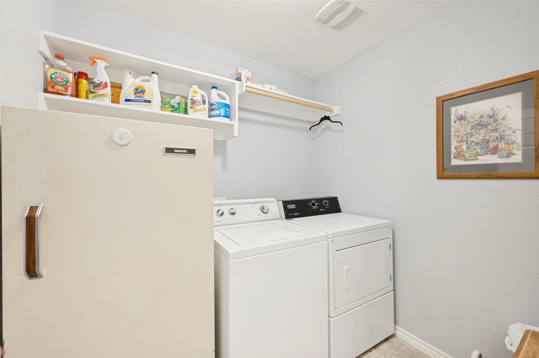 Single Family Residence For Sale in Denton County , 3905 Bridle Path Lane, Sanger, Texas 76266, 3 Bedroom, 2 Bathroom, 2 Garage spaces, 1,892 Sqft, built in 2017, mls#21265825, Real Estate Agent in Sanger, Homes For Sale in Denton county, Homes For Sale in Sanger, Realtor in Sanger Texas, Real Estate Brokerage Independent Realty Texas, Luminita Cordes Realtor