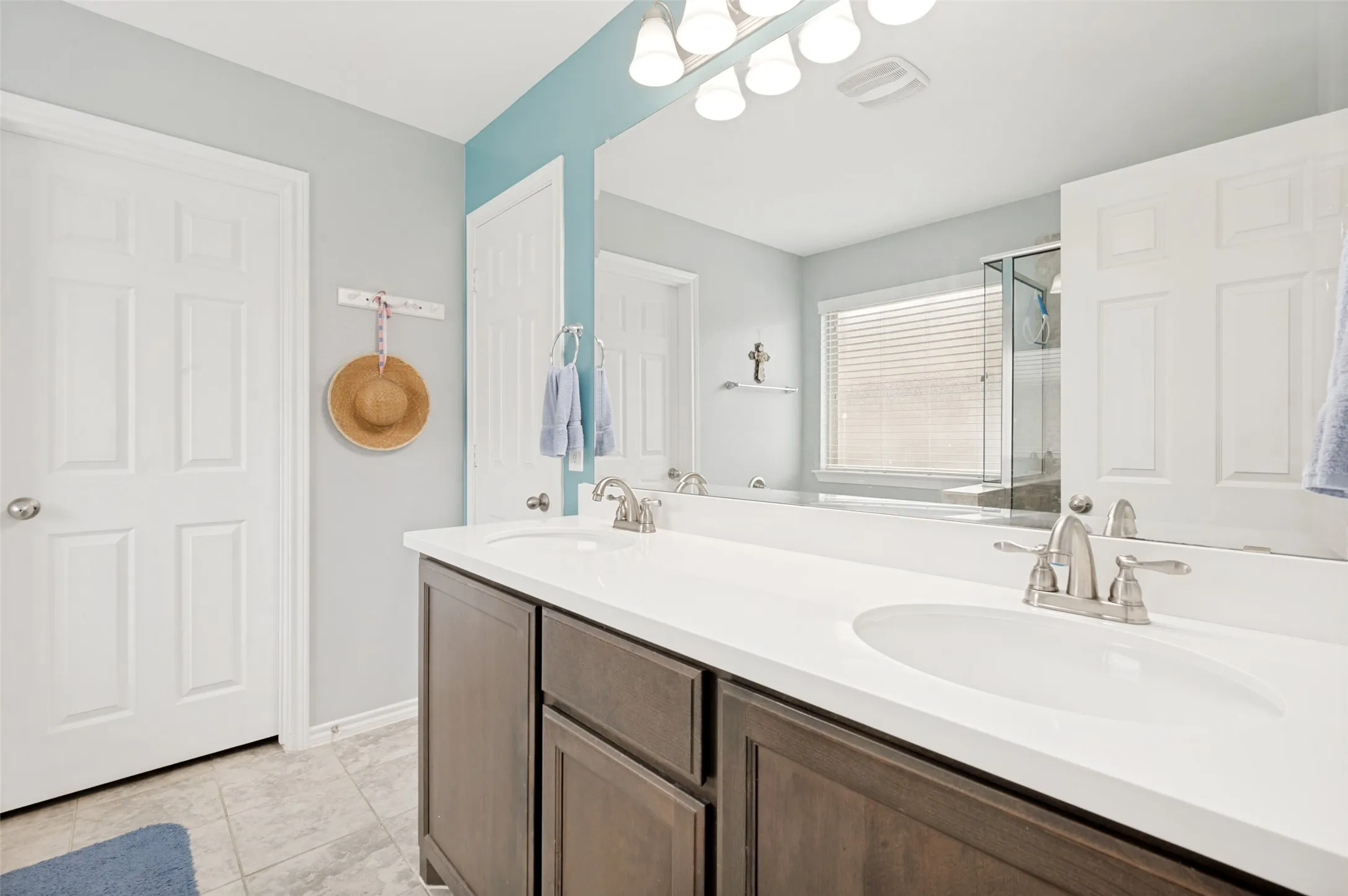 Single Family Residence For Sale in Denton County , 3905 Bridle Path Lane, Sanger, Texas 76266, 3 Bedroom, 2 Bathroom, 2 Garage spaces, 1,892 Sqft, built in 2017, mls#21265825, Real Estate Agent in Sanger, Homes For Sale in Denton county, Homes For Sale in Sanger, Realtor in Sanger Texas, Real Estate Brokerage Independent Realty Texas, Luminita Cordes Realtor