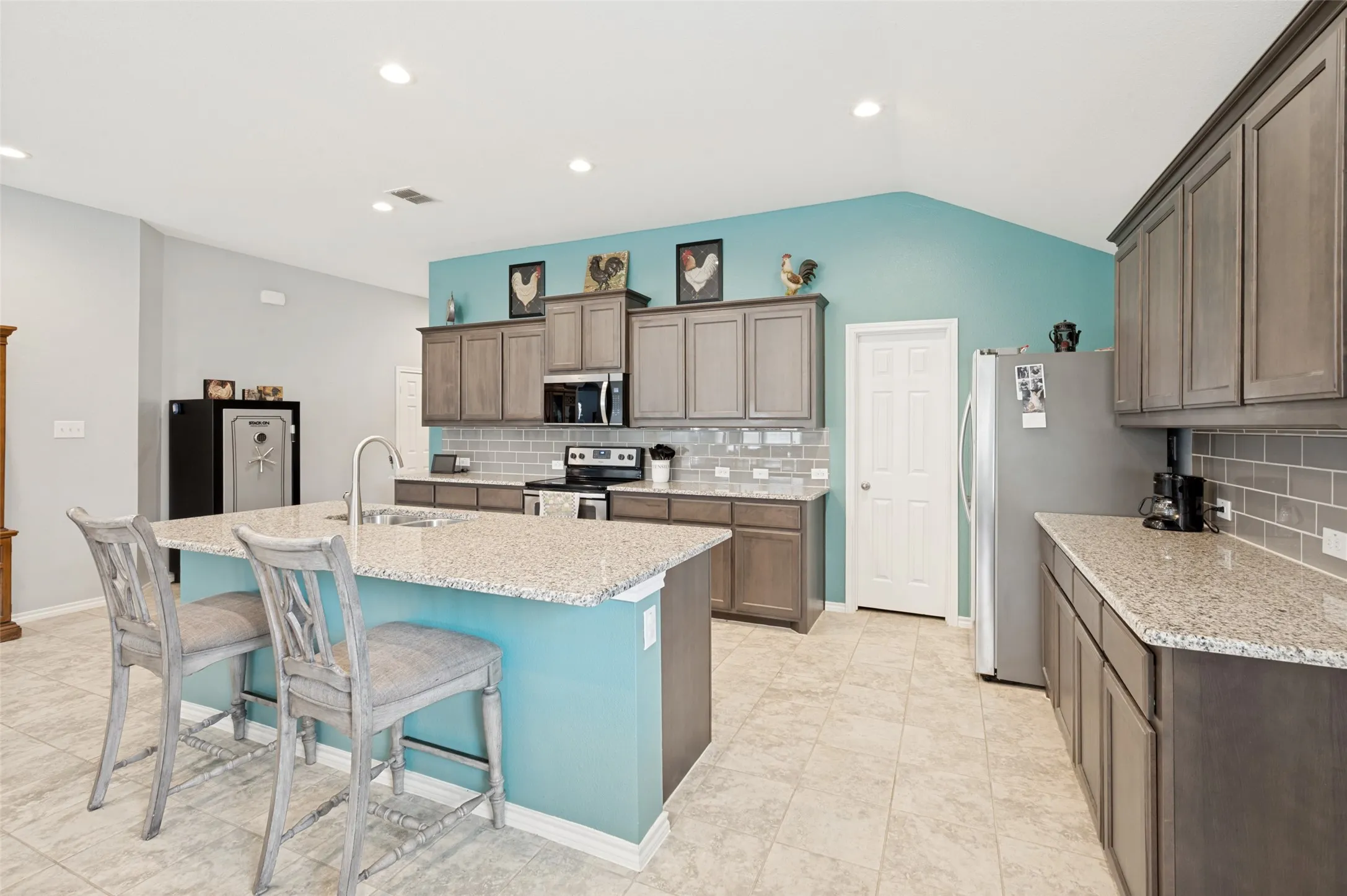 Single Family Residence For Sale in Denton County , 3905 Bridle Path Lane, Sanger, Texas 76266, 3 Bedroom, 2 Bathroom, 2 Garage spaces, 1,892 Sqft, built in 2017, mls#21265825, Real Estate Agent in Sanger, Homes For Sale in Denton county, Homes For Sale in Sanger, Realtor in Sanger Texas, Real Estate Brokerage Independent Realty Texas, Luminita Cordes Realtor