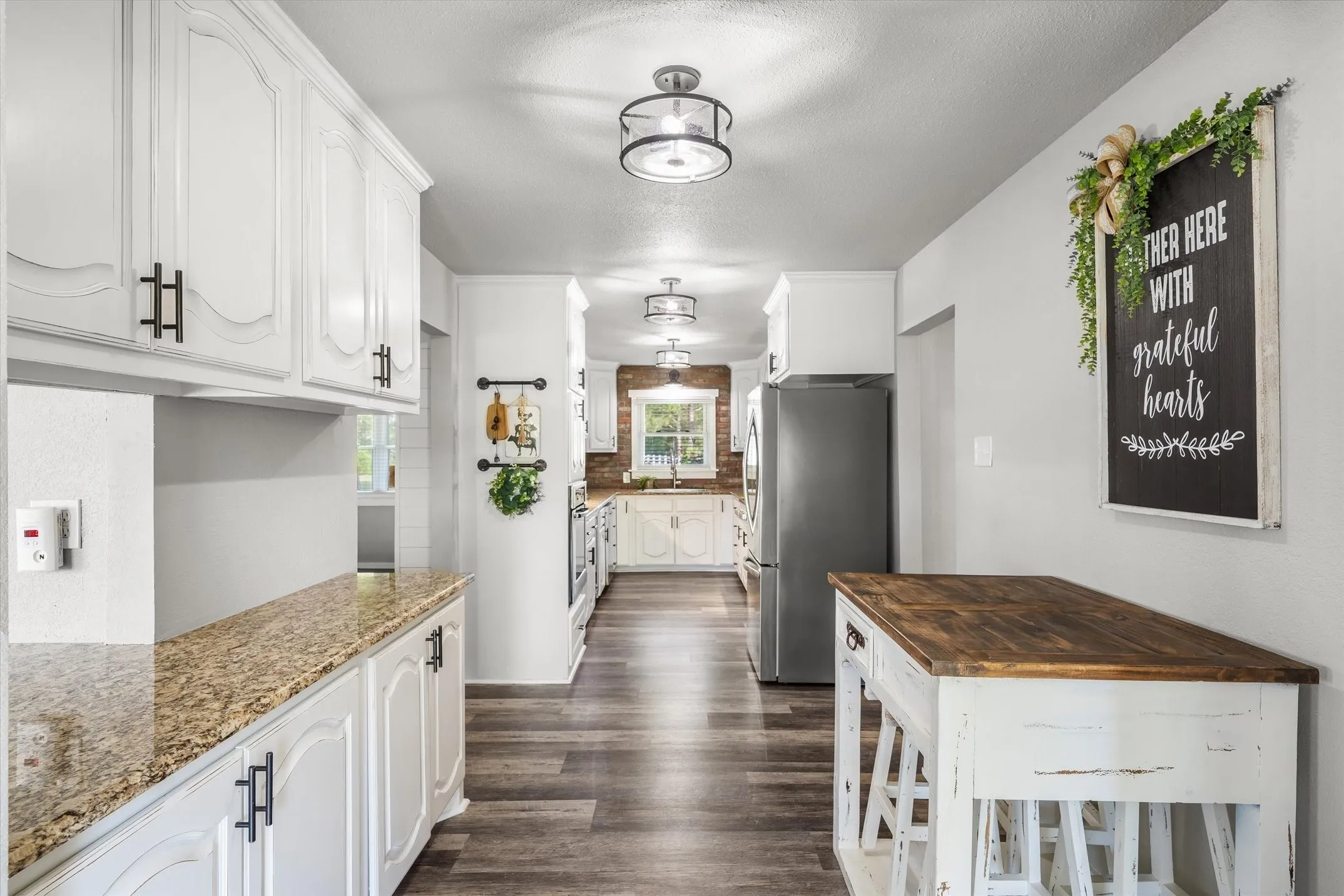 Single Family Residence For Sale in Van Zandt County , 1216 Vz County Road 1211, Canton, Texas 75103, 3 Bedroom, 2 Bathroom, 9 Garage spaces, 2,285 Sqft, built in 1965, mls#21252546, Real Estate Agent in Canton, Homes For Sale in Van Zandt county, Homes For Sale in Canton, Realtor in Canton Texas, Real Estate Brokerage Independent Realty Texas, Luminita Cordes Realtor