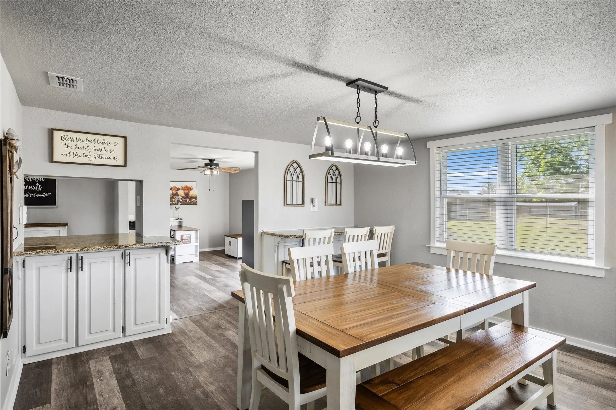 Single Family Residence For Sale in Van Zandt County , 1216 Vz County Road 1211, Canton, Texas 75103, 3 Bedroom, 2 Bathroom, 9 Garage spaces, 2,285 Sqft, built in 1965, mls#21252546, Real Estate Agent in Canton, Homes For Sale in Van Zandt county, Homes For Sale in Canton, Realtor in Canton Texas, Real Estate Brokerage Independent Realty Texas, Luminita Cordes Realtor