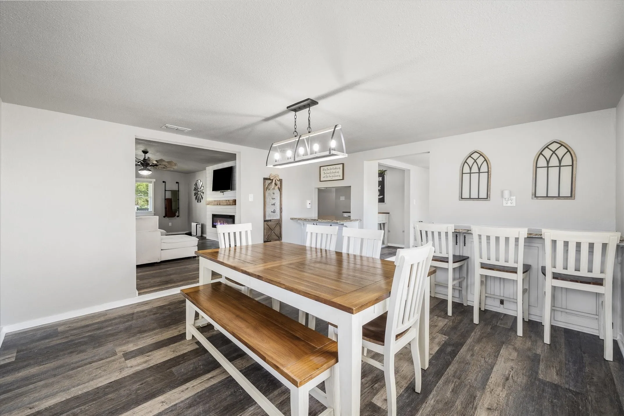 Single Family Residence For Sale in Van Zandt County , 1216 Vz County Road 1211, Canton, Texas 75103, 3 Bedroom, 2 Bathroom, 9 Garage spaces, 2,285 Sqft, built in 1965, mls#21252546, Real Estate Agent in Canton, Homes For Sale in Van Zandt county, Homes For Sale in Canton, Realtor in Canton Texas, Real Estate Brokerage Independent Realty Texas, Luminita Cordes Realtor