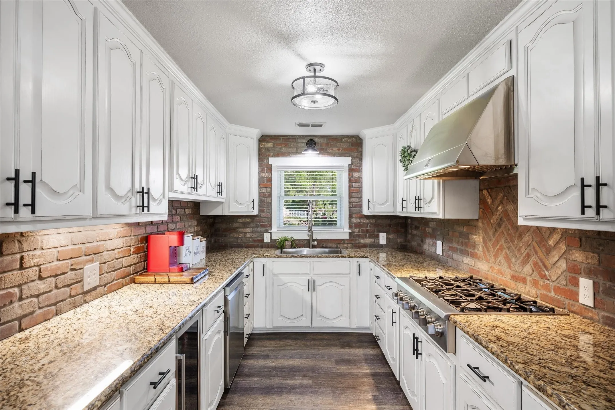 Single Family Residence For Sale in Van Zandt County , 1216 Vz County Road 1211, Canton, Texas 75103, 3 Bedroom, 2 Bathroom, 9 Garage spaces, 2,285 Sqft, built in 1965, mls#21252546, Real Estate Agent in Canton, Homes For Sale in Van Zandt county, Homes For Sale in Canton, Realtor in Canton Texas, Real Estate Brokerage Independent Realty Texas, Luminita Cordes Realtor