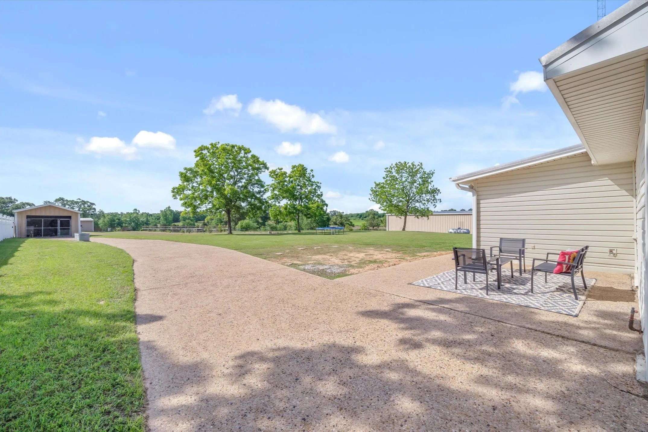 Single Family Residence For Sale in Van Zandt County , 1216 Vz County Road 1211, Canton, Texas 75103, 3 Bedroom, 2 Bathroom, 9 Garage spaces, 2,285 Sqft, built in 1965, mls#21252546, Real Estate Agent in Canton, Homes For Sale in Van Zandt county, Homes For Sale in Canton, Realtor in Canton Texas, Real Estate Brokerage Independent Realty Texas, Luminita Cordes Realtor