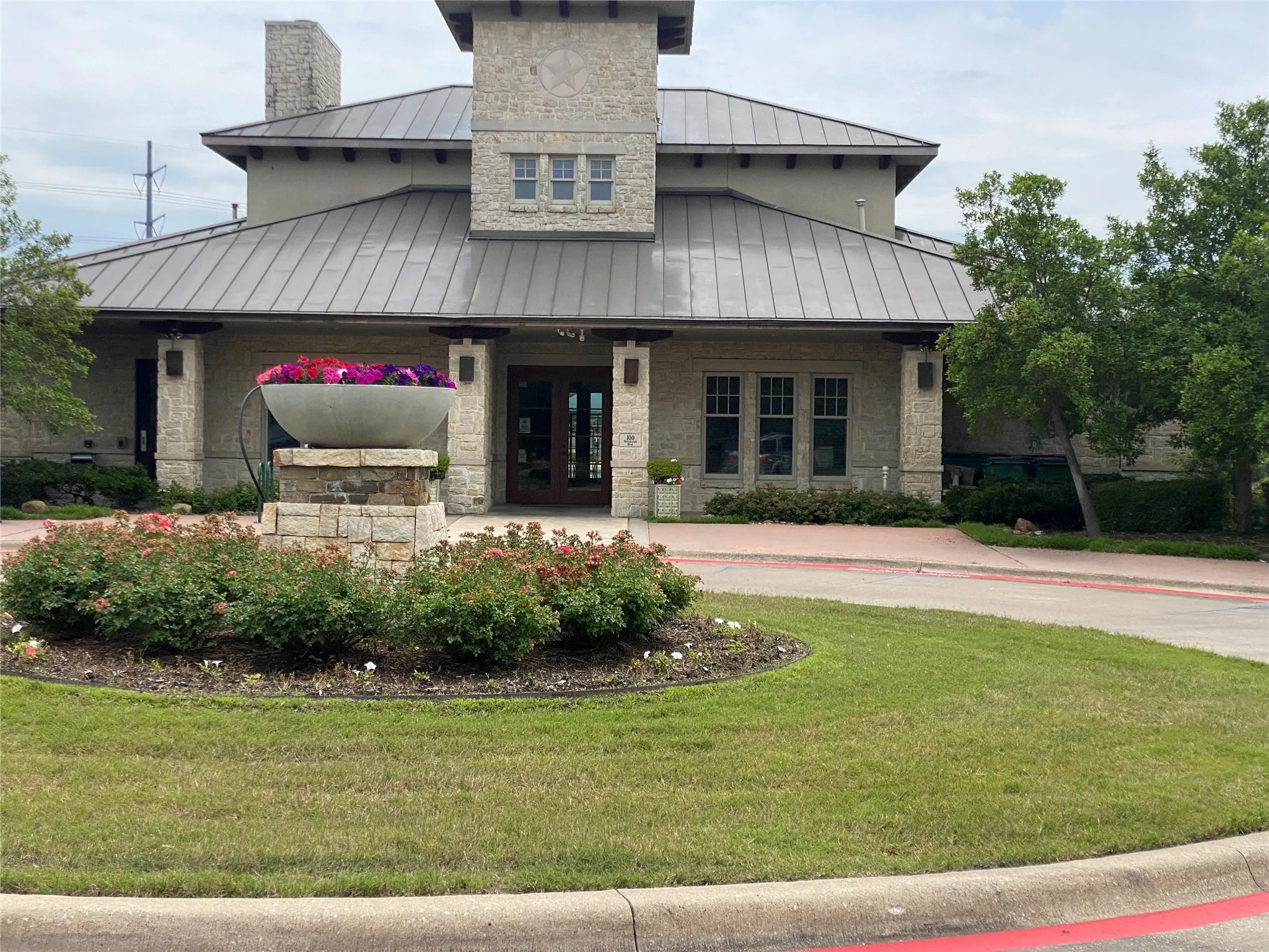 Single Family Residence For Sale in Rockwall County , 206 Highedge Drive, Fate, Texas 75087, 3 Bedroom, 2 Bathroom, 3 Garage spaces, 1,727 Sqft, built in 2021, Price $334,900, mls#21265488, Real Estate Agent in Fate, Homes For Sale in Rockwall county, Homes For Sale in Fate, Realtor in Fate Texas, Real Estate Brokerage Independent Realty Texas, Luminita Cordes Realtor