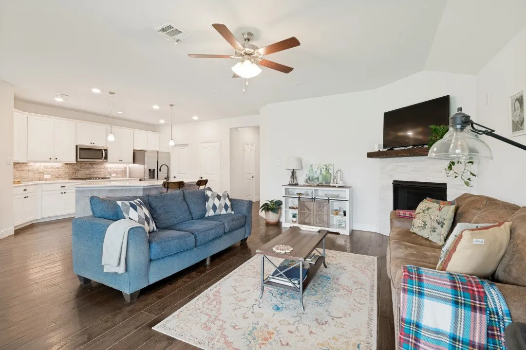 Single Family Residence For Sale in Rockwall County , 206 Highedge Drive, Fate, Texas 75087, 3 Bedroom, 2 Bathroom, 3 Garage spaces, 1,727 Sqft, built in 2021, Price $334,900, mls#21265488, Real Estate Agent in Fate, Homes For Sale in Rockwall county, Homes For Sale in Fate, Realtor in Fate Texas, Real Estate Brokerage Independent Realty Texas, Luminita Cordes Realtor