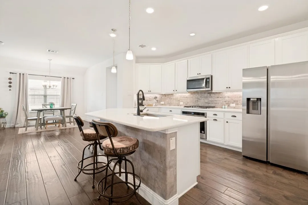Single Family Residence For Sale in Rockwall County , 206 Highedge Drive, Fate, Texas 75087, 3 Bedroom, 2 Bathroom, 3 Garage spaces, 1,727 Sqft, built in 2021, Price $334,900, mls#21265488, Real Estate Agent in Fate, Homes For Sale in Rockwall county, Homes For Sale in Fate, Realtor in Fate Texas, Real Estate Brokerage Independent Realty Texas, Luminita Cordes Realtor