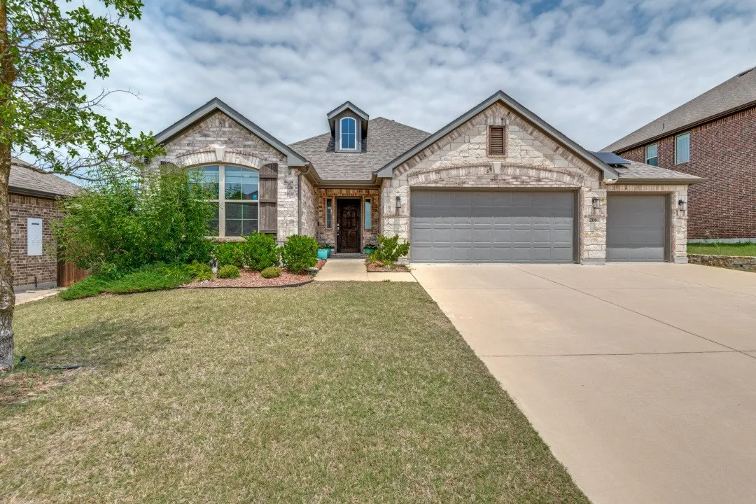 Single Family Residence For Sale in Rockwall County , 206 Highedge Drive, Fate, Texas 75087, 3 Bedroom, 2 Bathroom, 3 Garage spaces, 1,727 Sqft, built in 2021, Price $334,900, mls#21265488, Real Estate Agent in Fate, Homes For Sale in Rockwall county, Homes For Sale in Fate, Realtor in Fate Texas, Real Estate Brokerage Independent Realty Texas, Luminita Cordes Realtor