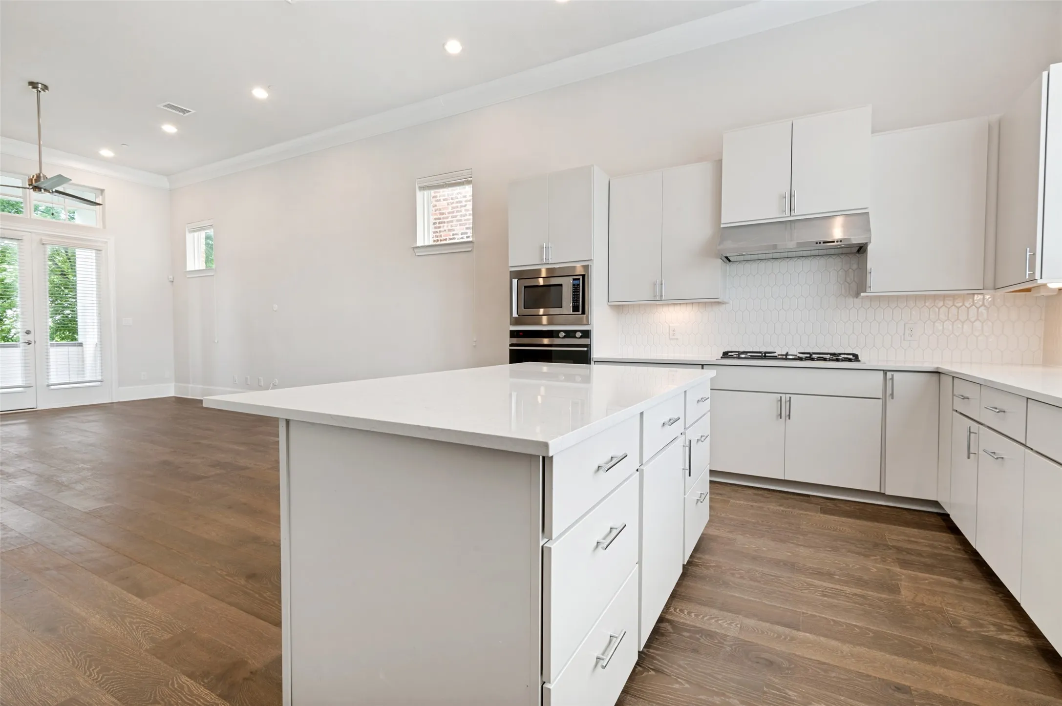 Townhouse For Rent in Dallas County , 4666 New Water Lane, Dallas, Texas 75219, 3 Bedroom, 4 Bathroom, 2 Garage spaces, 1,989 Sqft, built in 2021, mls#21265840, Real Estate Agent in Dallas, Homes For Rent in Dallas county, Homes For Rent in Dallas, Realtor in Dallas Texas, Real Estate Brokerage Independent Realty Texas, Luminita Cordes Realtor