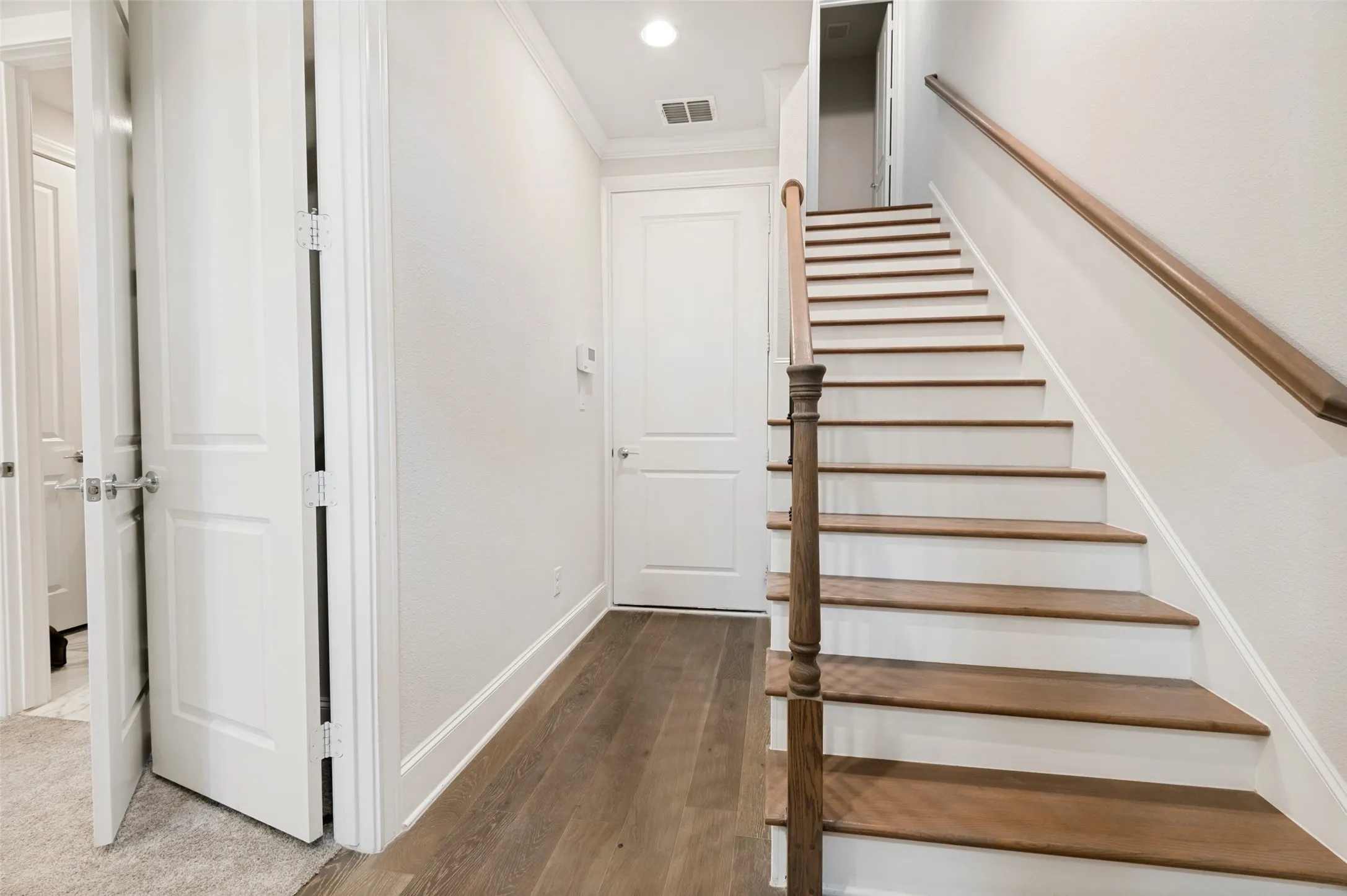 Townhouse For Rent in Dallas County , 4666 New Water Lane, Dallas, Texas 75219, 3 Bedroom, 4 Bathroom, 2 Garage spaces, 1,989 Sqft, built in 2021, mls#21265840, Real Estate Agent in Dallas, Homes For Rent in Dallas county, Homes For Rent in Dallas, Realtor in Dallas Texas, Real Estate Brokerage Independent Realty Texas, Luminita Cordes Realtor