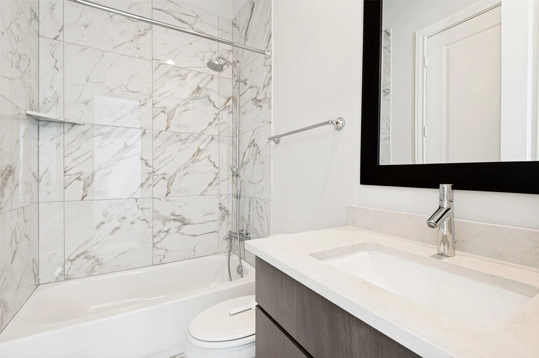 Townhouse For Rent in Dallas County , 4666 New Water Lane, Dallas, Texas 75219, 3 Bedroom, 4 Bathroom, 2 Garage spaces, 1,989 Sqft, built in 2021, mls#21265840, Real Estate Agent in Dallas, Homes For Rent in Dallas county, Homes For Rent in Dallas, Realtor in Dallas Texas, Real Estate Brokerage Independent Realty Texas, Luminita Cordes Realtor