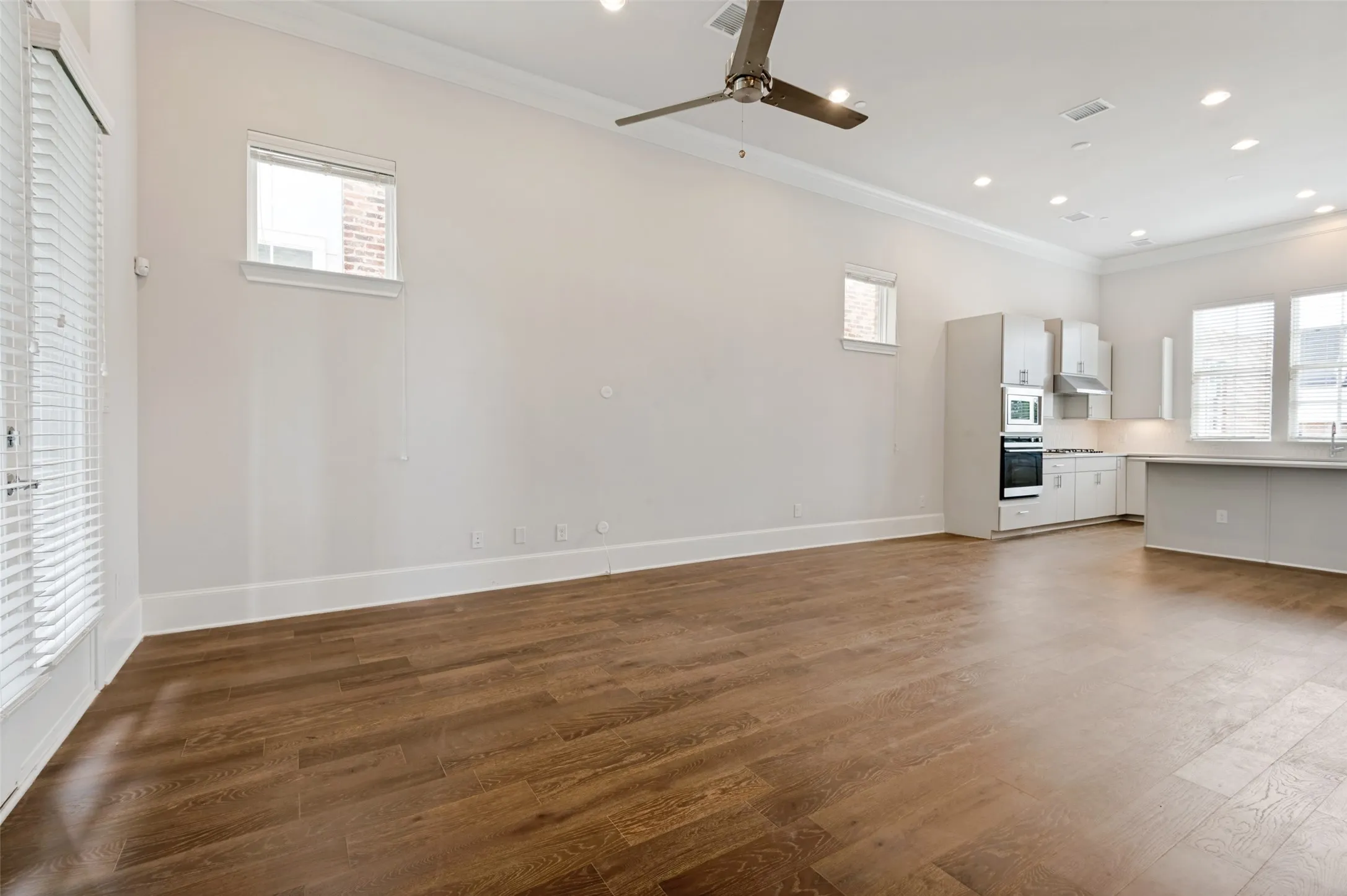 Townhouse For Rent in Dallas County , 4666 New Water Lane, Dallas, Texas 75219, 3 Bedroom, 4 Bathroom, 2 Garage spaces, 1,989 Sqft, built in 2021, mls#21265840, Real Estate Agent in Dallas, Homes For Rent in Dallas county, Homes For Rent in Dallas, Realtor in Dallas Texas, Real Estate Brokerage Independent Realty Texas, Luminita Cordes Realtor