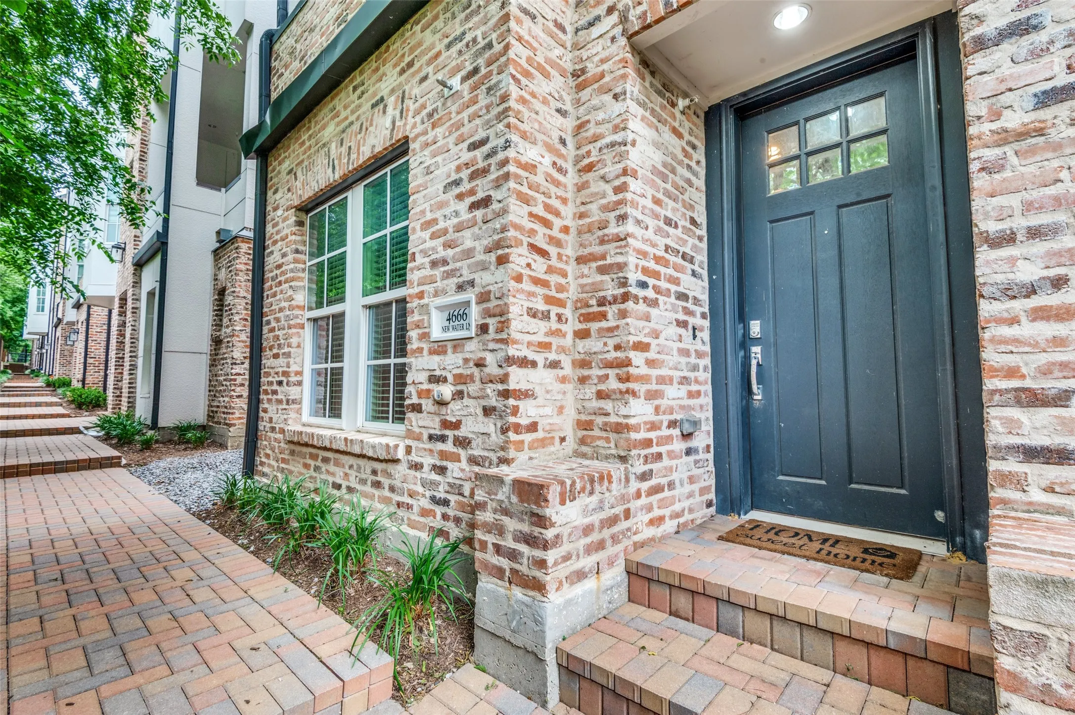 Townhouse For Rent in Dallas County , 4666 New Water Lane, Dallas, Texas 75219, 3 Bedroom, 4 Bathroom, 2 Garage spaces, 1,989 Sqft, built in 2021, mls#21265840, Real Estate Agent in Dallas, Homes For Rent in Dallas county, Homes For Rent in Dallas, Realtor in Dallas Texas, Real Estate Brokerage Independent Realty Texas, Luminita Cordes Realtor