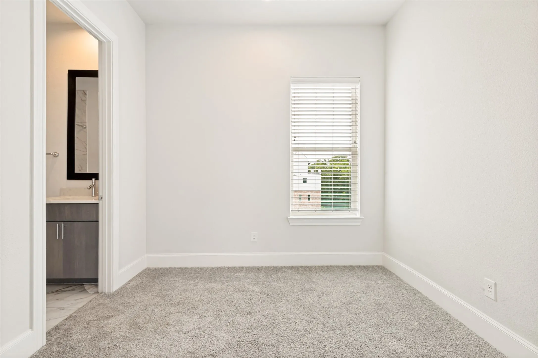 Townhouse For Rent in Dallas County , 4666 New Water Lane, Dallas, Texas 75219, 3 Bedroom, 4 Bathroom, 2 Garage spaces, 1,989 Sqft, built in 2021, mls#21265840, Real Estate Agent in Dallas, Homes For Rent in Dallas county, Homes For Rent in Dallas, Realtor in Dallas Texas, Real Estate Brokerage Independent Realty Texas, Luminita Cordes Realtor
